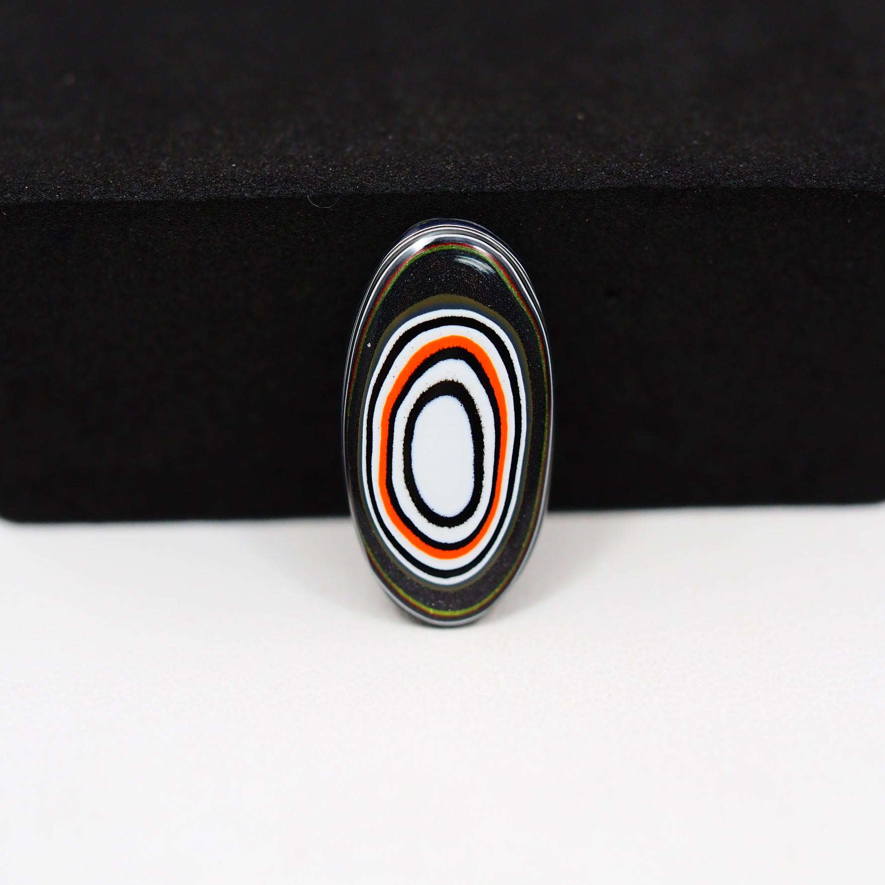 Fordite Agate Cabochon Oval 18x8mm 2ct - Detroit Agate layered paint - Pedra Gems