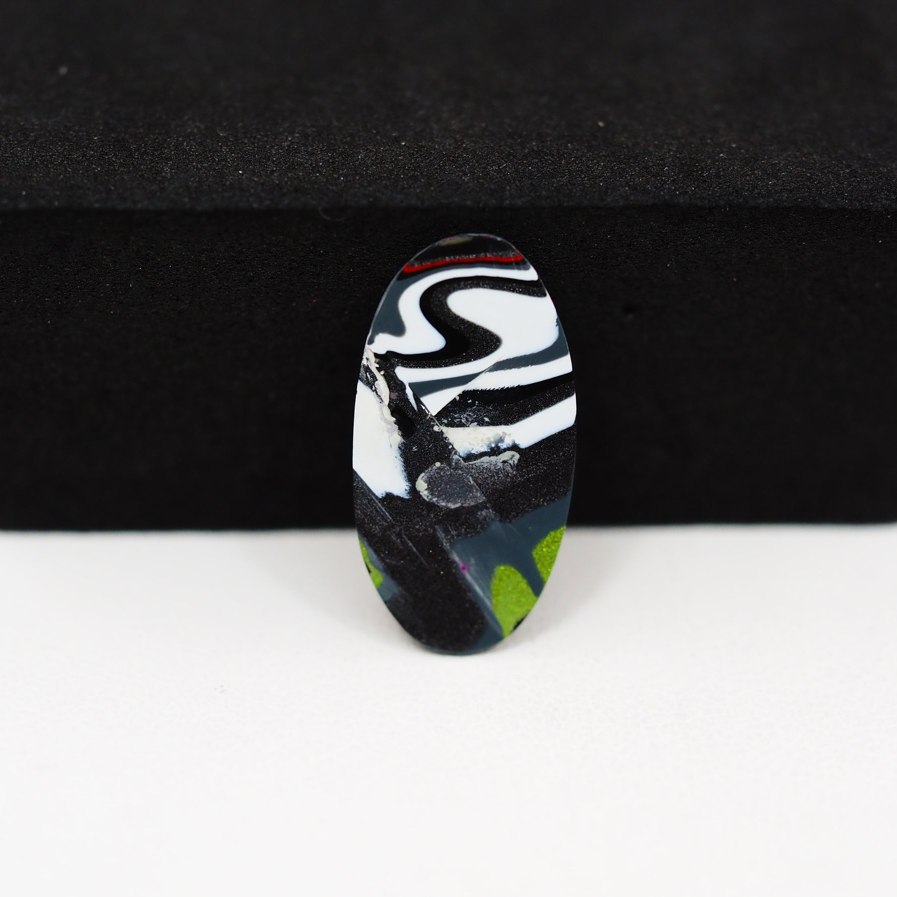 Fordite Agate Cabochon Oval 18x8mm 2ct - Detroit Agate layered paint - Pedra Gems