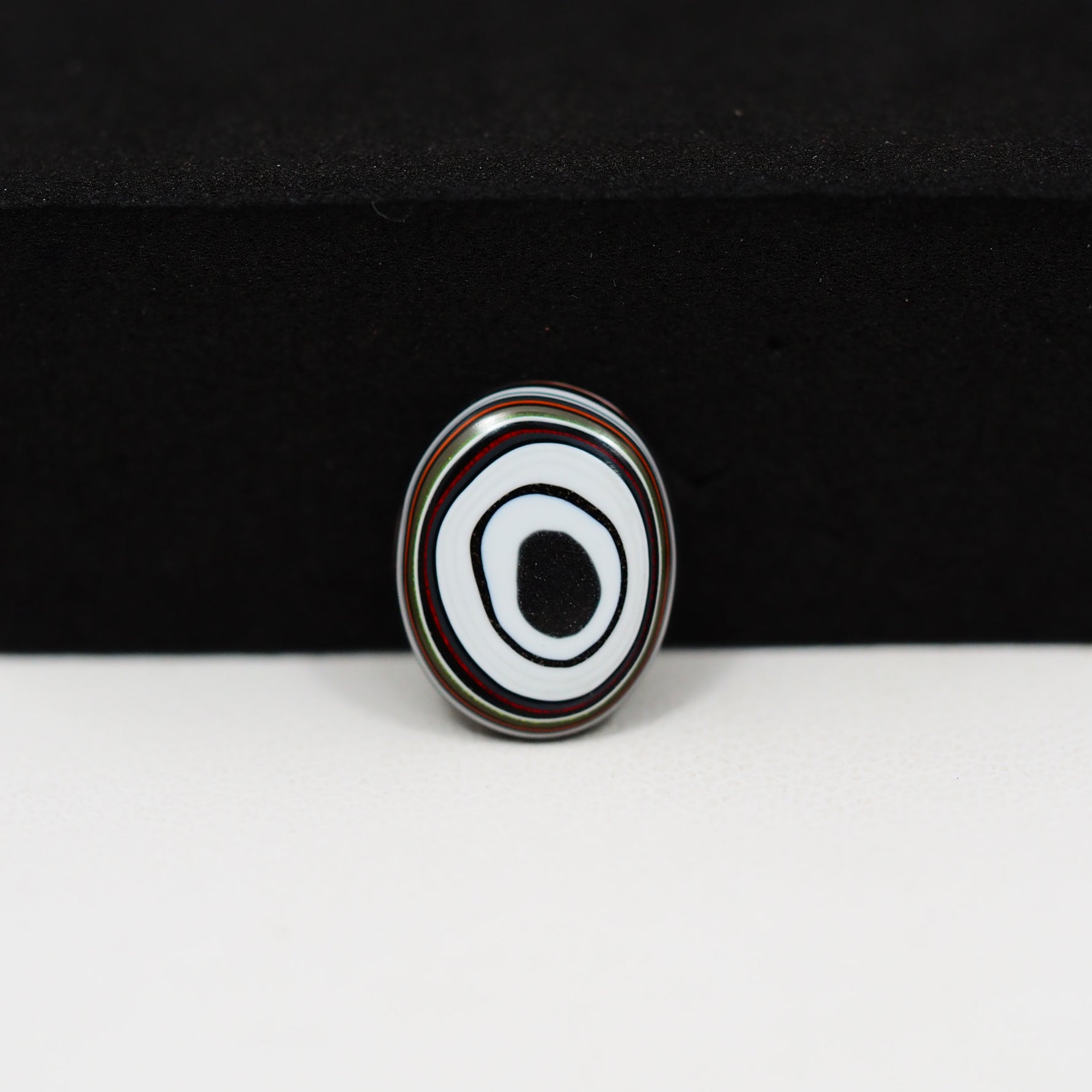 Fordite Agate Cabochon Oval 13x8mm 1.5ct - Detroit Agate layered paint - Pedra Gems