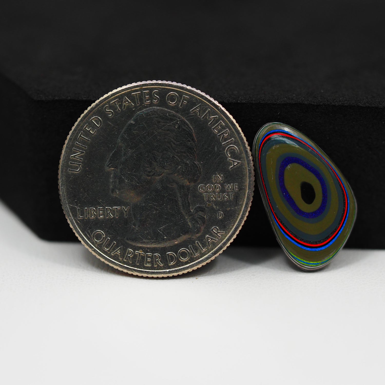 Fordite Agate Cabochon Freeform 18x11mm 1.5ct - Detroit Agate layered paint - Pedra Gems
