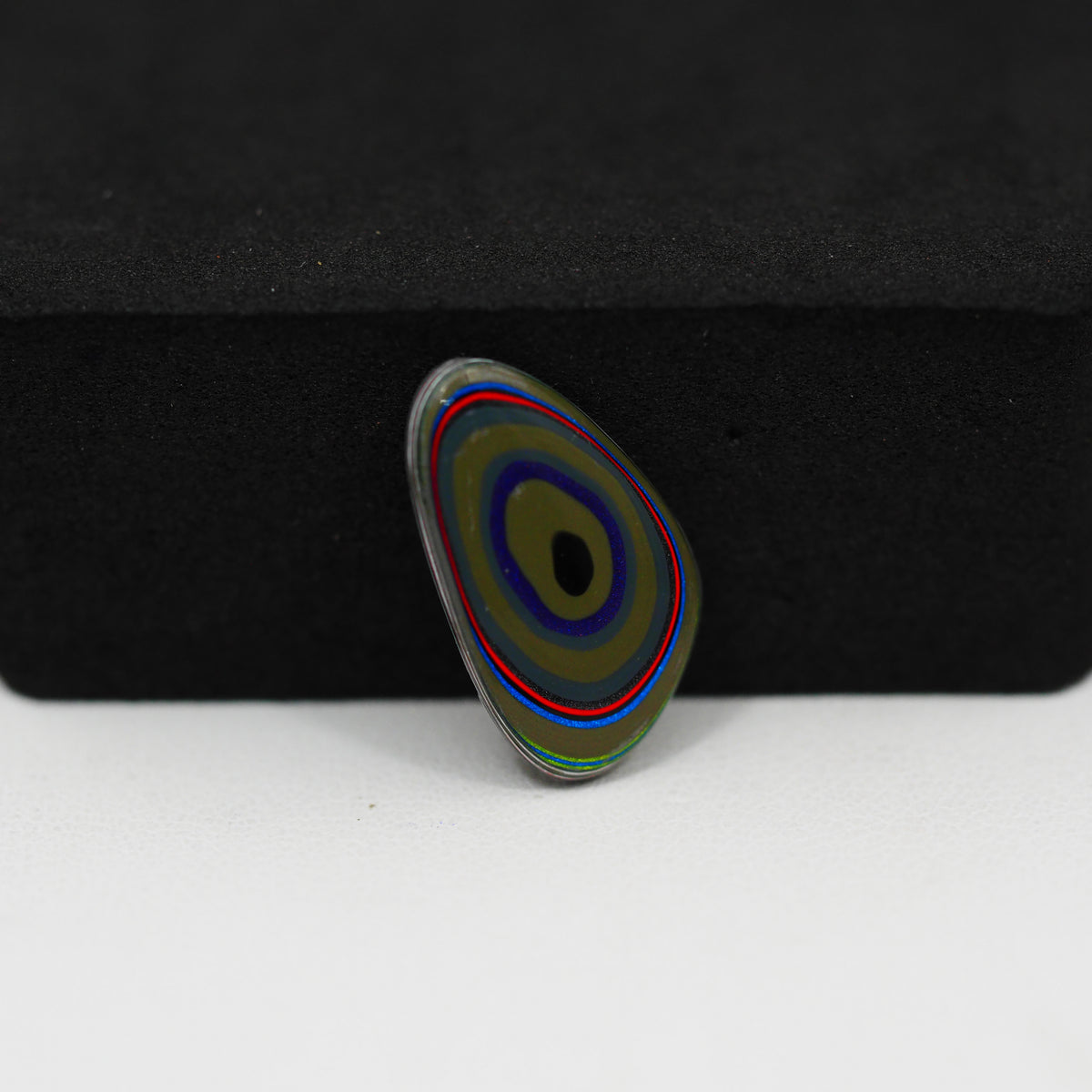 Fordite Agate Cabochon Freeform 18x11mm 1.5ct - Detroit Agate layered paint - Pedra Gems