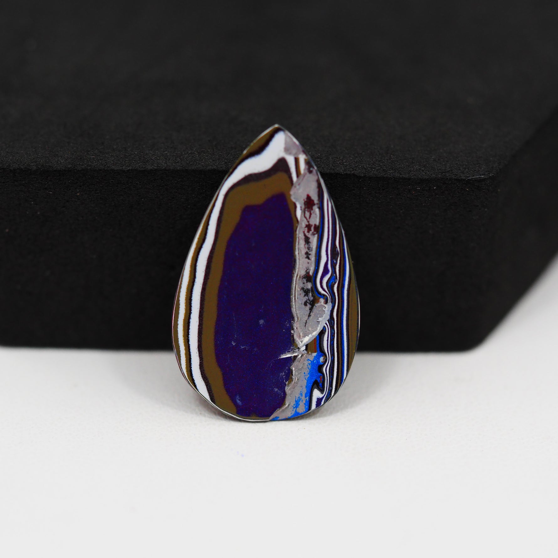 Fordite Agate Cabochon Pear 27x17mm 4.5ct - Detroit Agate layered paint - Pedra Gems