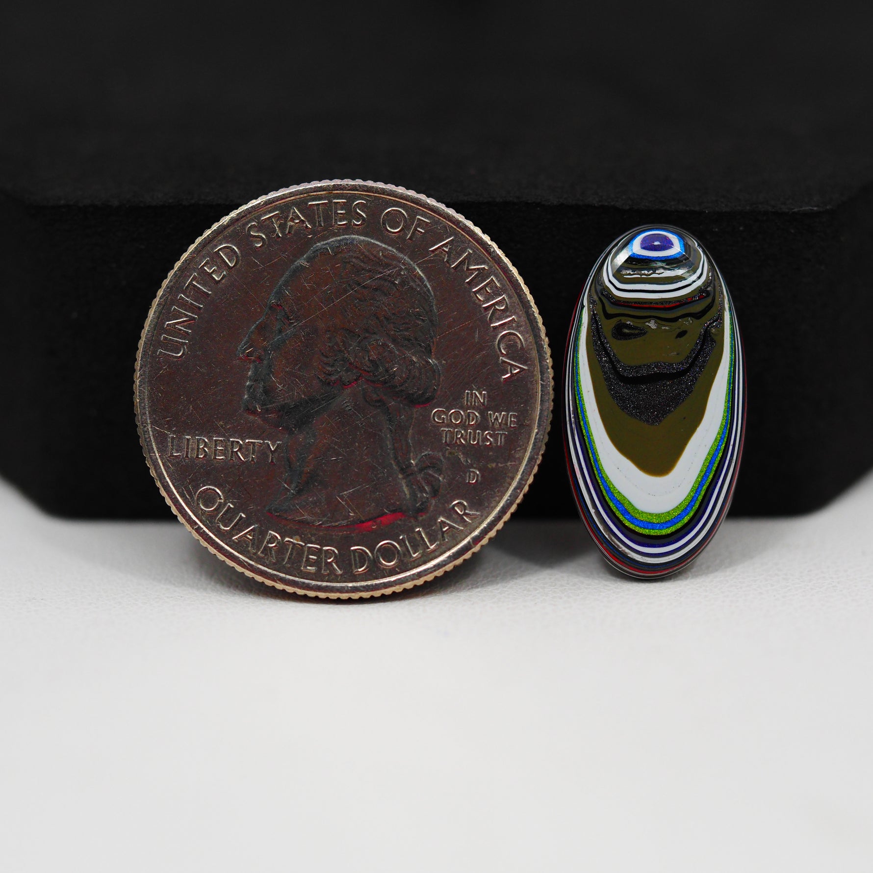 Fordite Agate Cabochon Oval 20x11mm 2ct - Detroit Agate layered paint - Pedra Gems