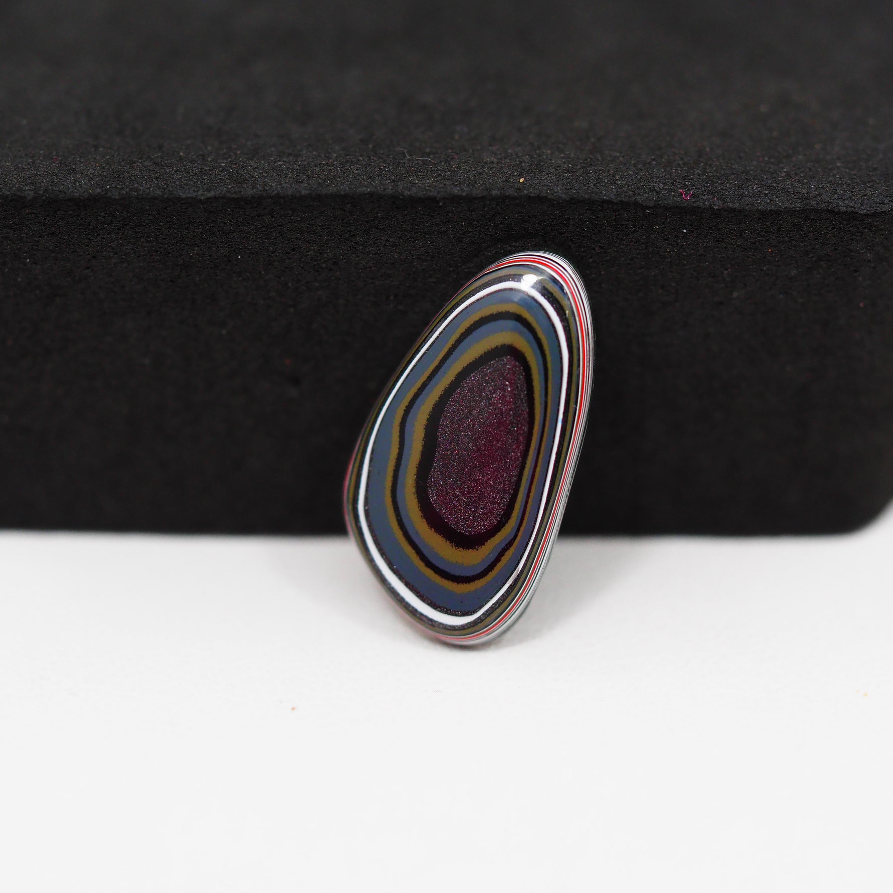 Fordite Agate Cabochon Freeform 19x11mm 2.5ct - Detroit Agate layered paint - Pedra Gems