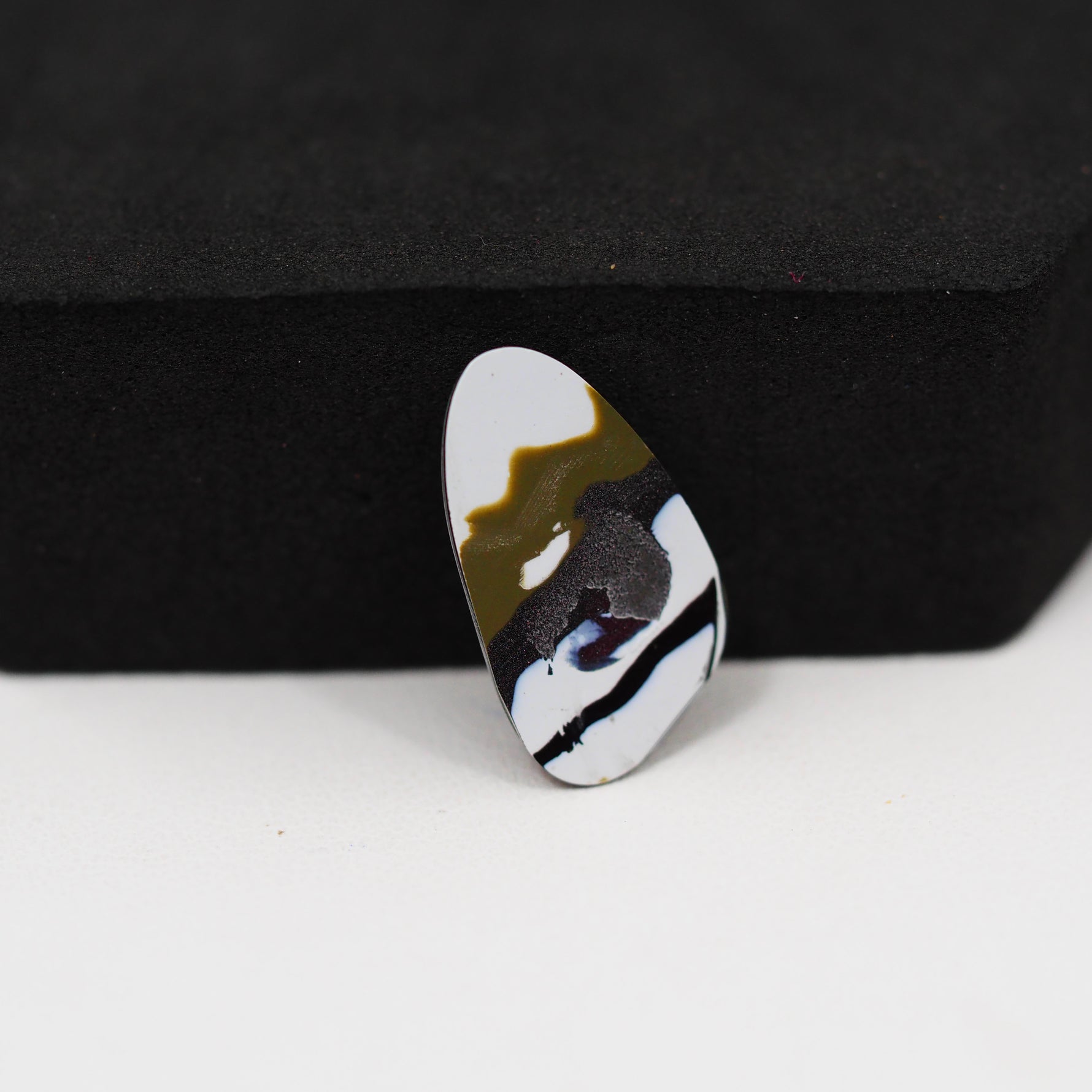 Fordite Agate Cabochon Freeform 19x11mm 2.5ct - Detroit Agate layered paint - Pedra Gems