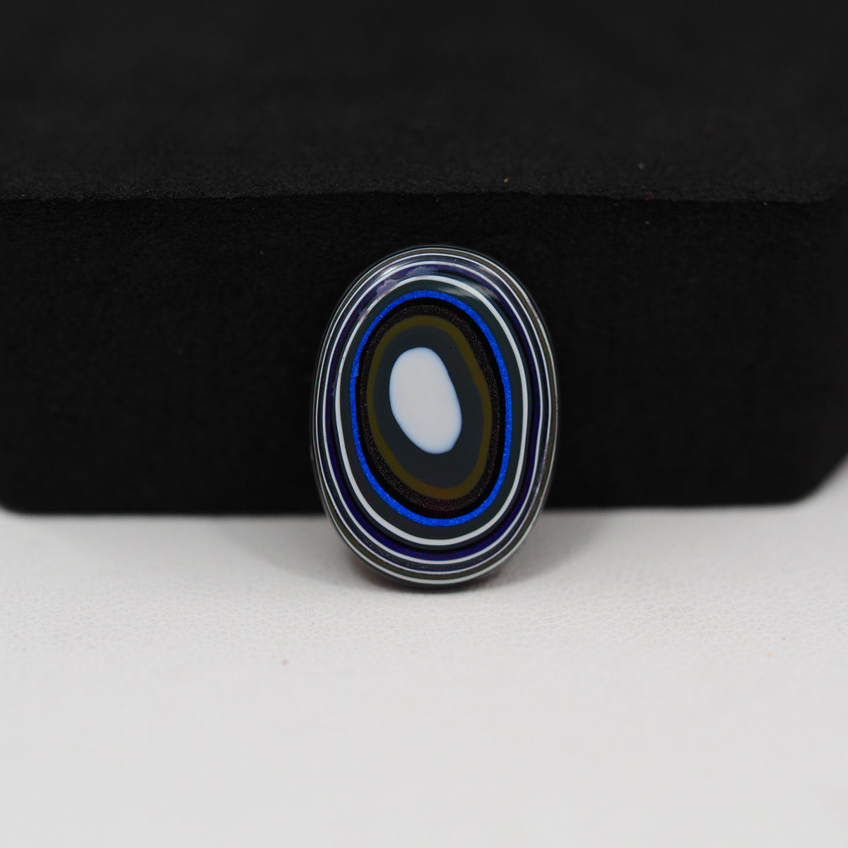 Fordite Agate Cabochon Oval 19x14mm 3.5ct - Detroit Agate layered paint - Pedra Gems