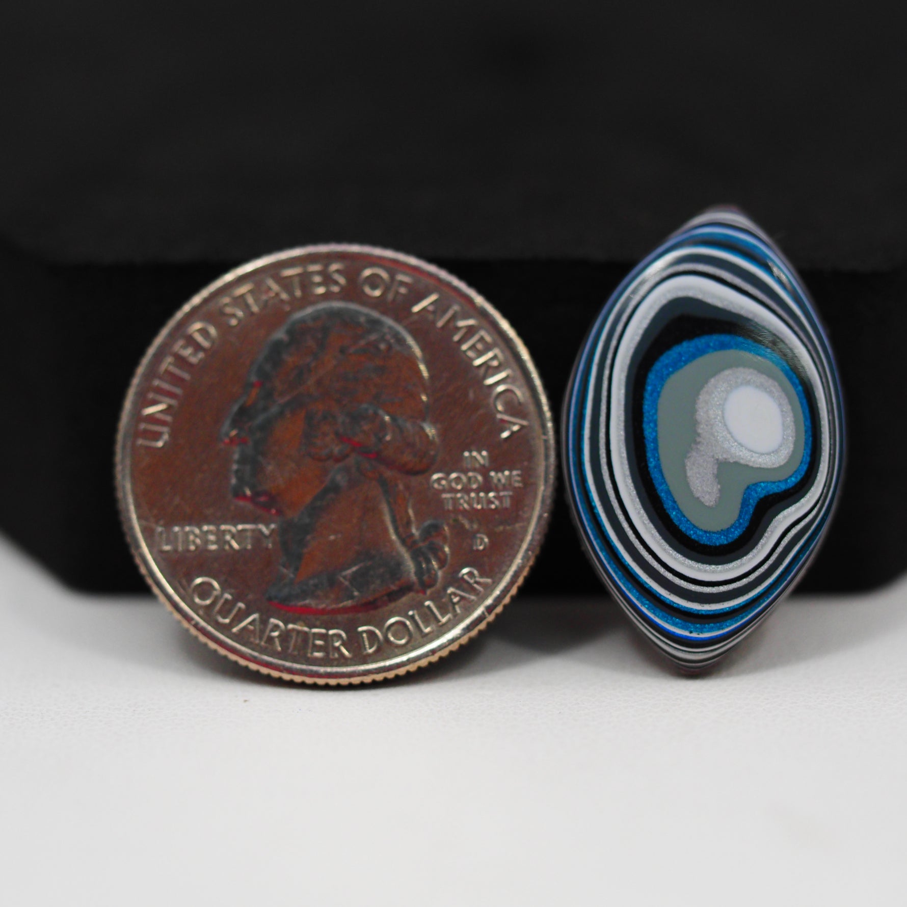 Fordite Agate Cabochon Freeform 25x15mm 5ct - Detroit Agate layered paint - Pedra Gems