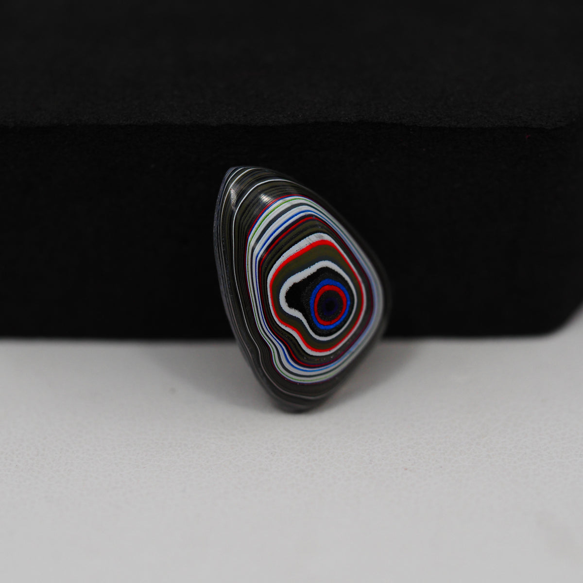 Fordite Agate Cabochon Freeform 19x15mm 4.5ct - Detroit Agate layered paint - Pedra Gems