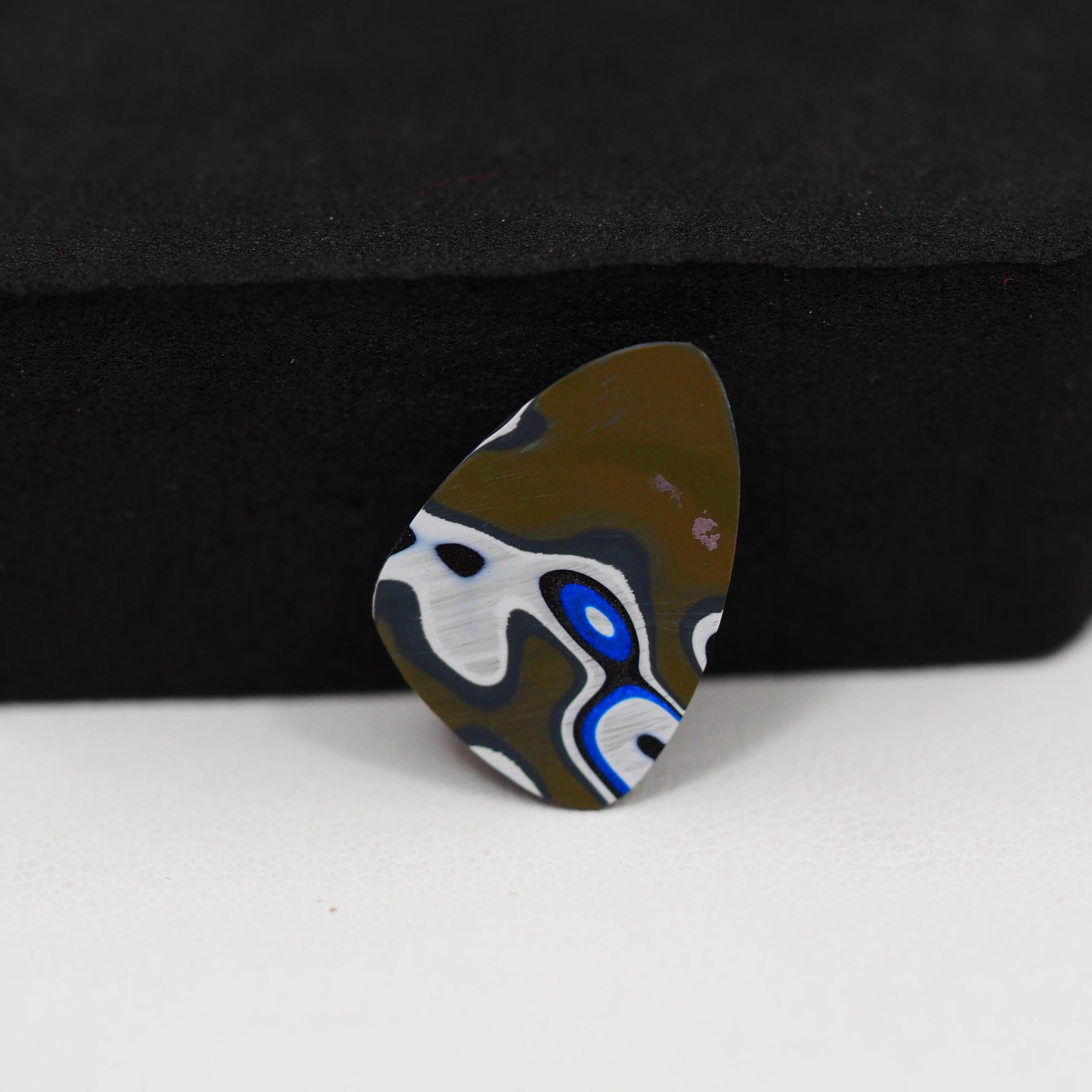 Fordite Agate Cabochon Freeform 19x15mm 4.5ct - Detroit Agate layered paint - Pedra Gems