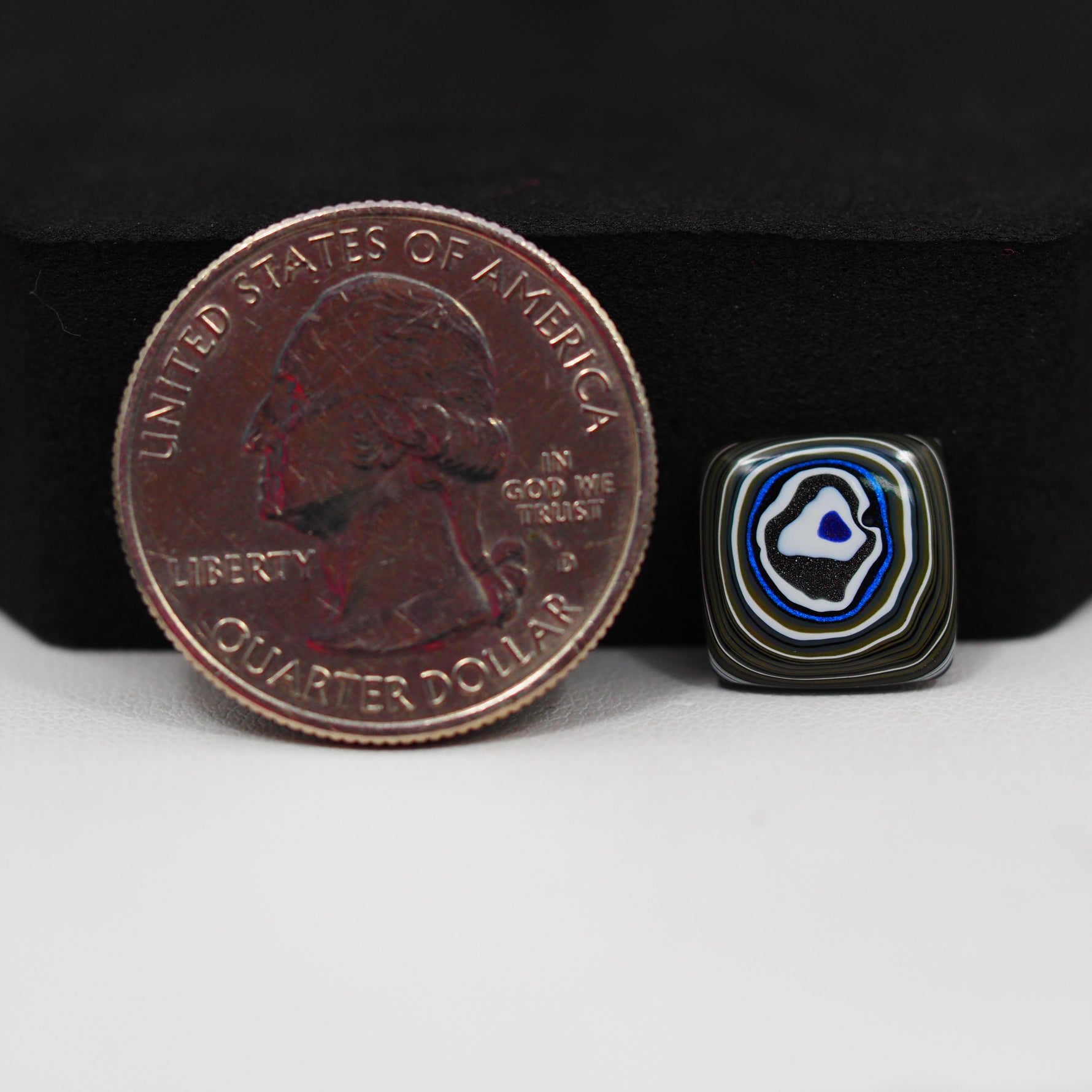 Fordite Agate Cabochon Square 11x11mm 1.5ct - Detroit Agate layered paint - Pedra Gems