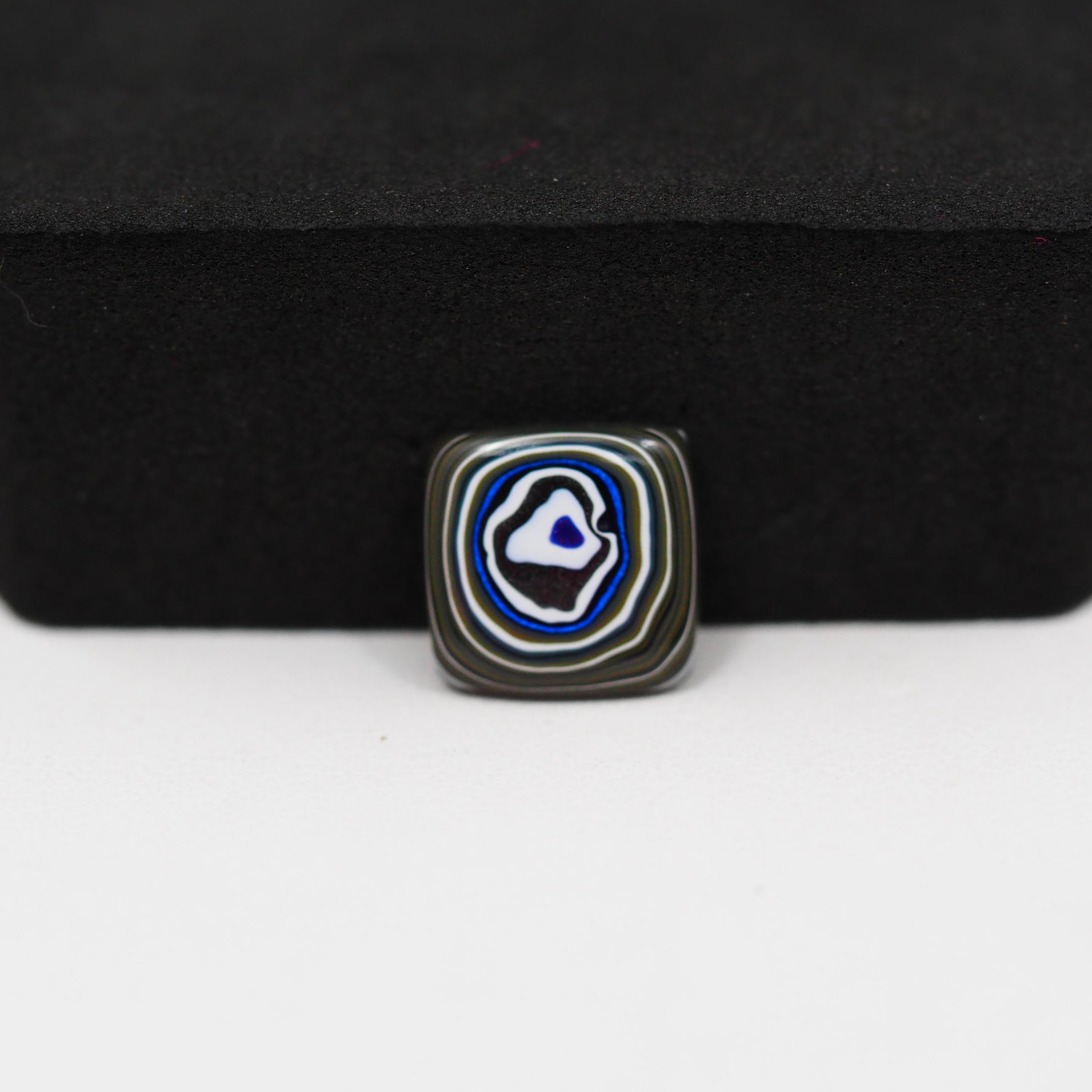 Fordite Agate Cabochon Square 11x11mm 1.5ct - Detroit Agate layered paint - Pedra Gems