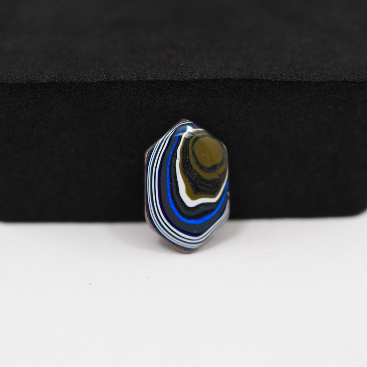 Fordite Agate Cabochon Freeform 16x10mm 1ct - Detroit Agate layered paint - Pedra Gems