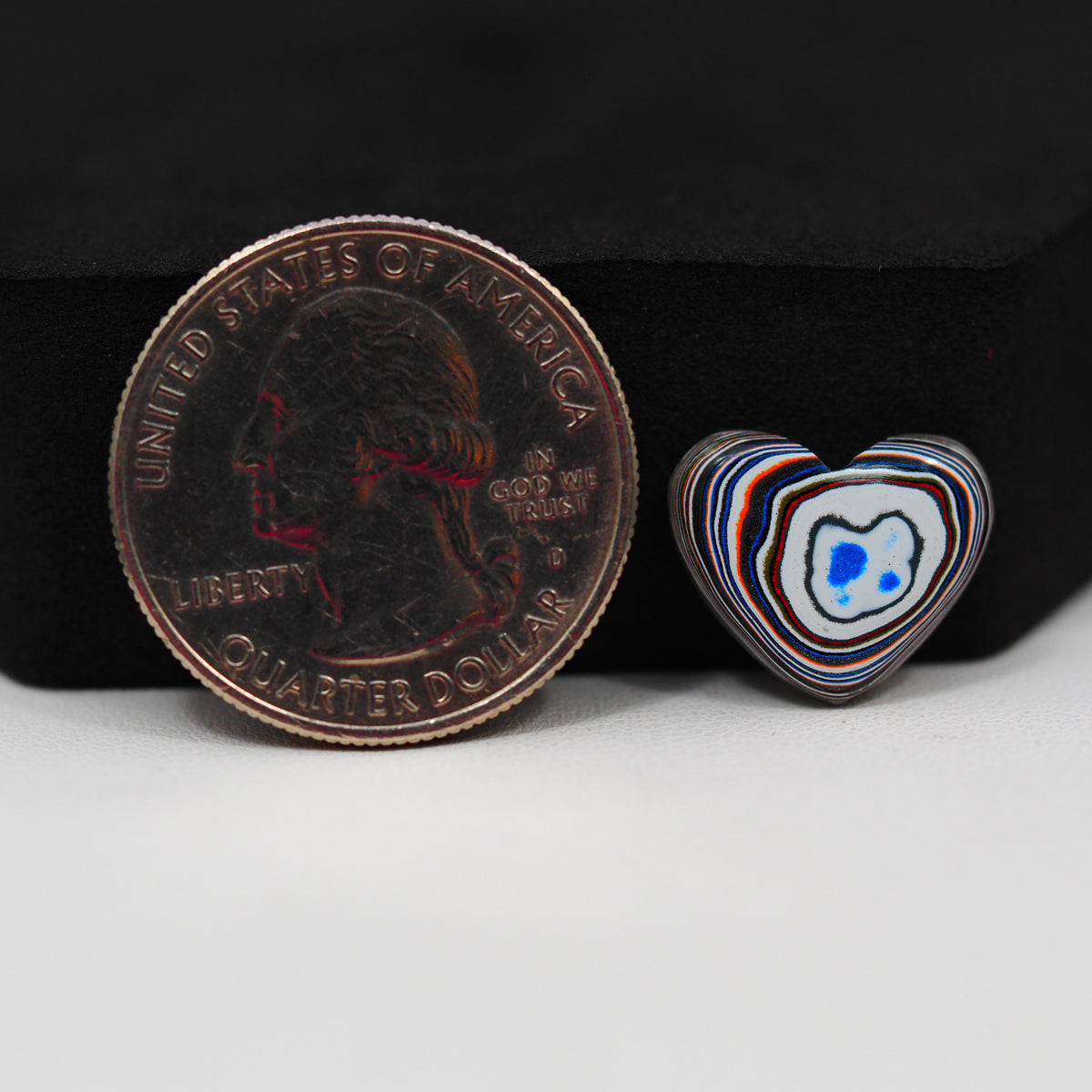 Fordite Agate Cabochon Heart 12x15mm 2.5ct - Detroit Agate layered paint - Pedra Gems