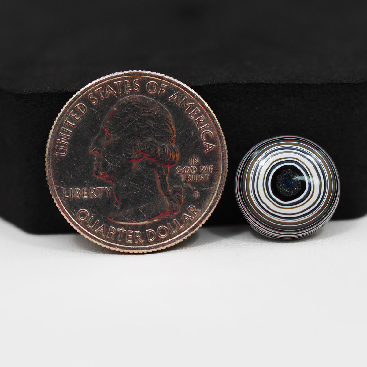 Fordite Agate Cabochon Round 14x14mm 3ct - Detroit Agate layered paint - Pedra Gems