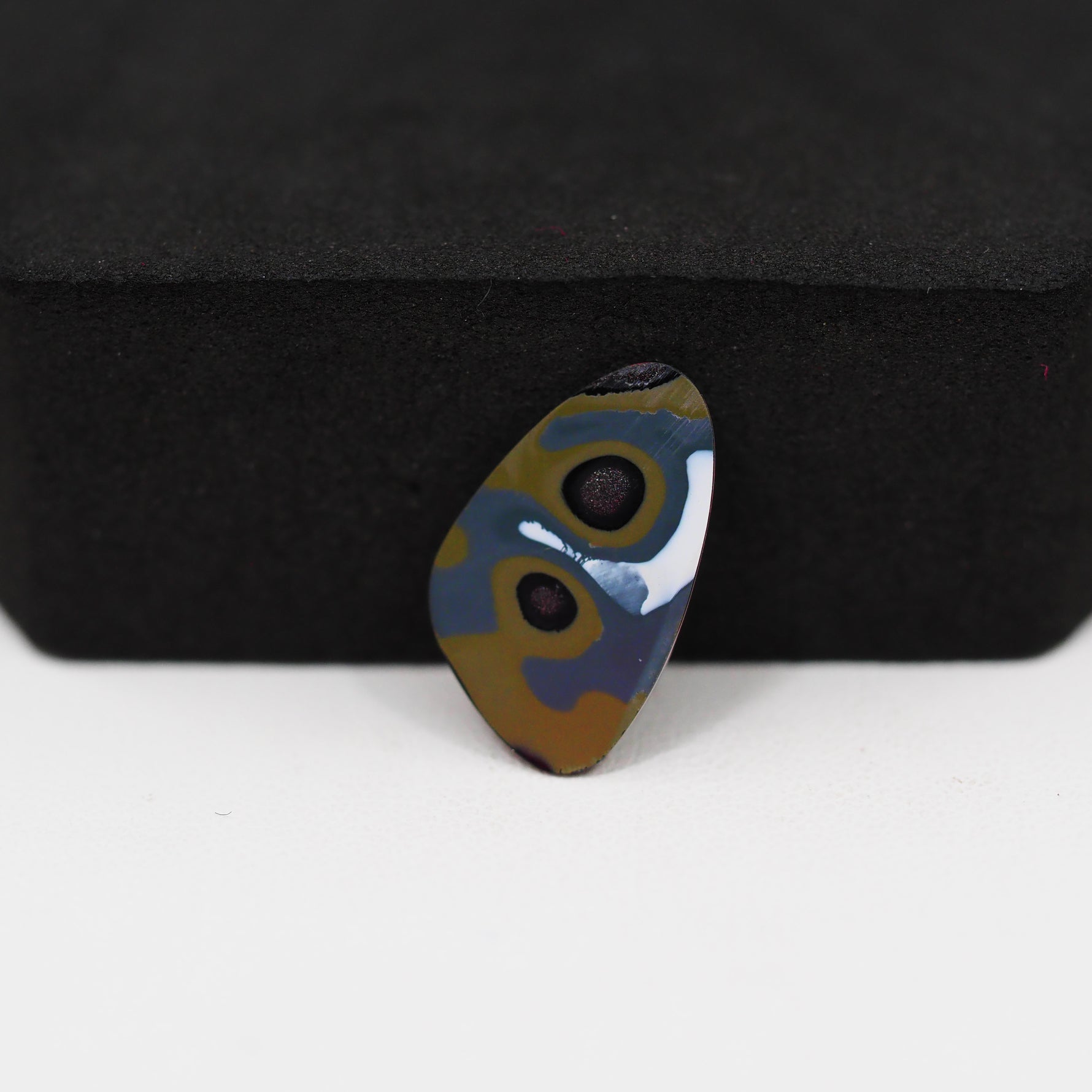 Fordite Agate Cabochon Freeform 18x11mm 2ct - Detroit Agate layered paint - Pedra Gems