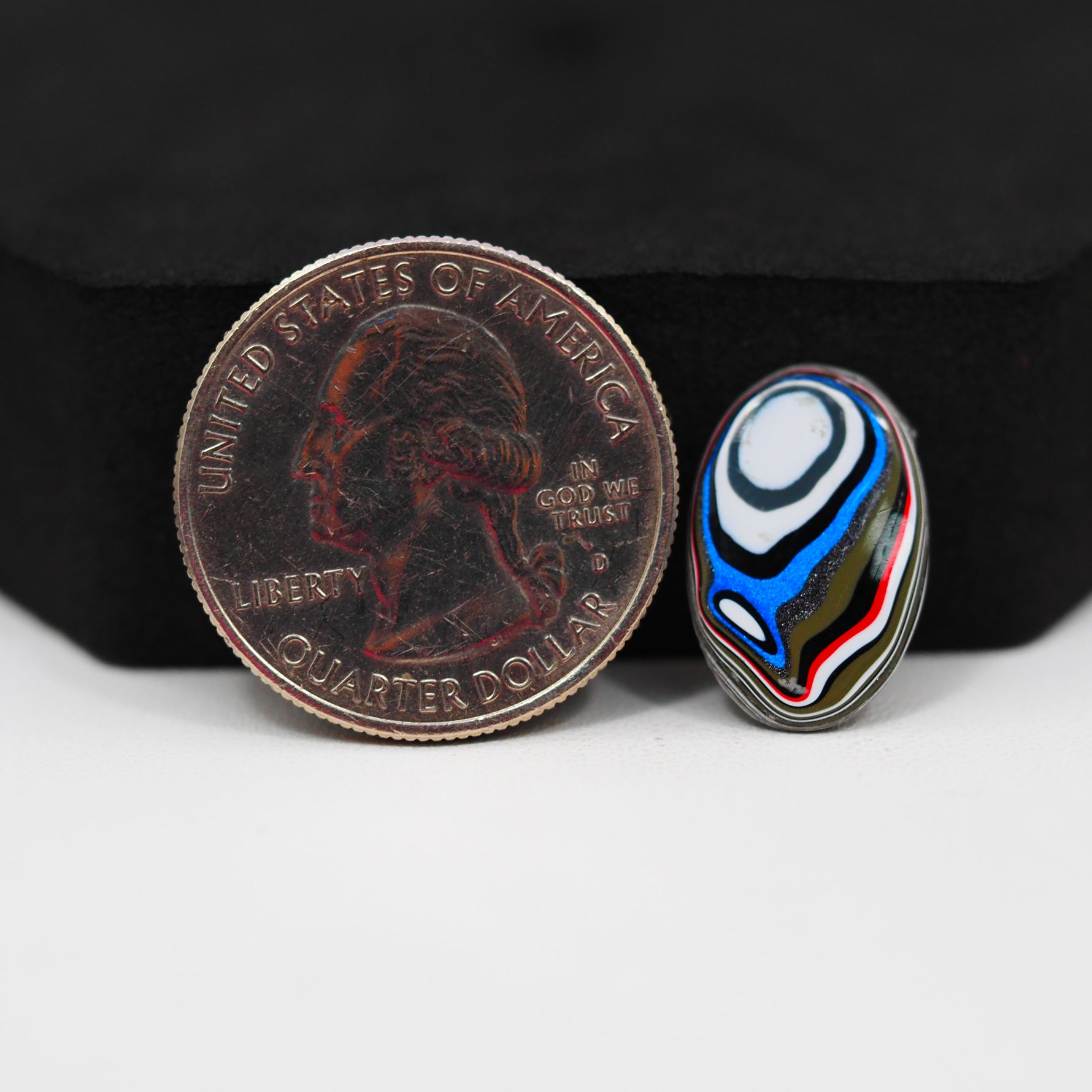Fordite Agate Cabochon Oval 18x11mm 2.5ct - Detroit Agate layered paint - Pedra Gems