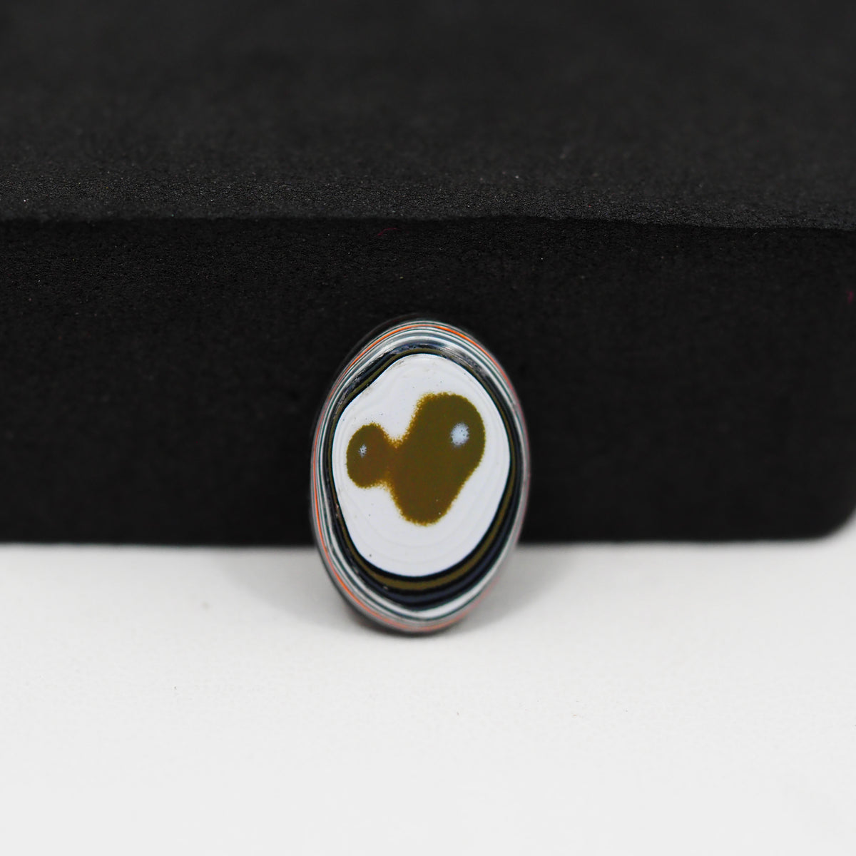 Fordite Agate Cabochon Oval 16x8mm 1.5ct - Detroit Agate layered paint - Pedra Gems