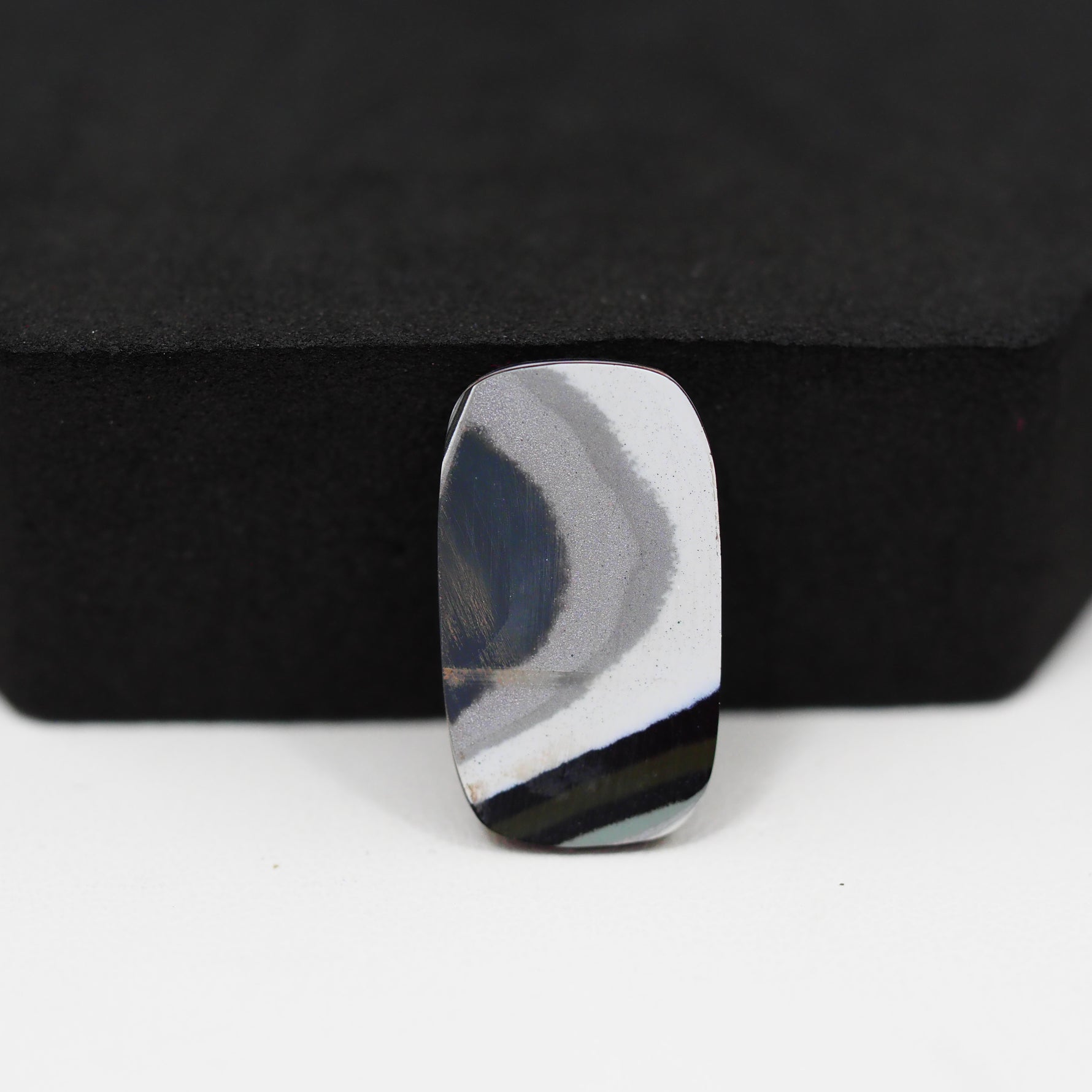 Fordite Agate Cabochon Cushion 21x12mm 5ct - Detroit Agate layered paint - Pedra Gems