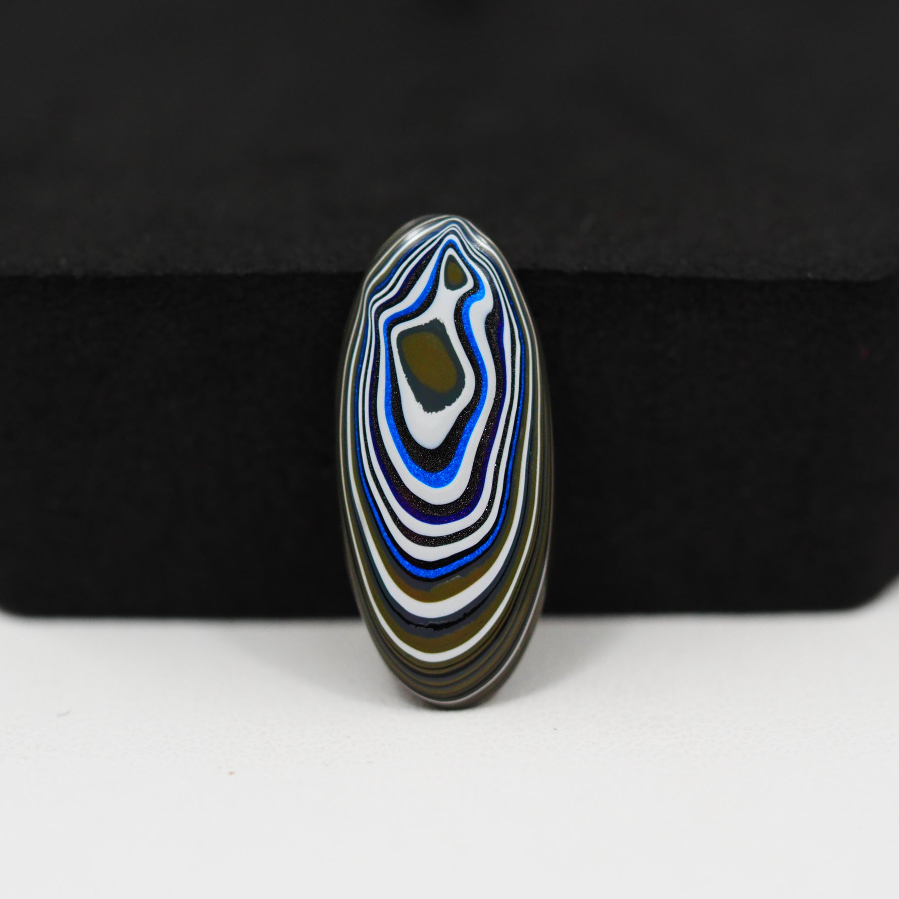 Fordite Agate Cabochon Oval 25x11mm 3ct - Detroit Agate layered paint - Pedra Gems