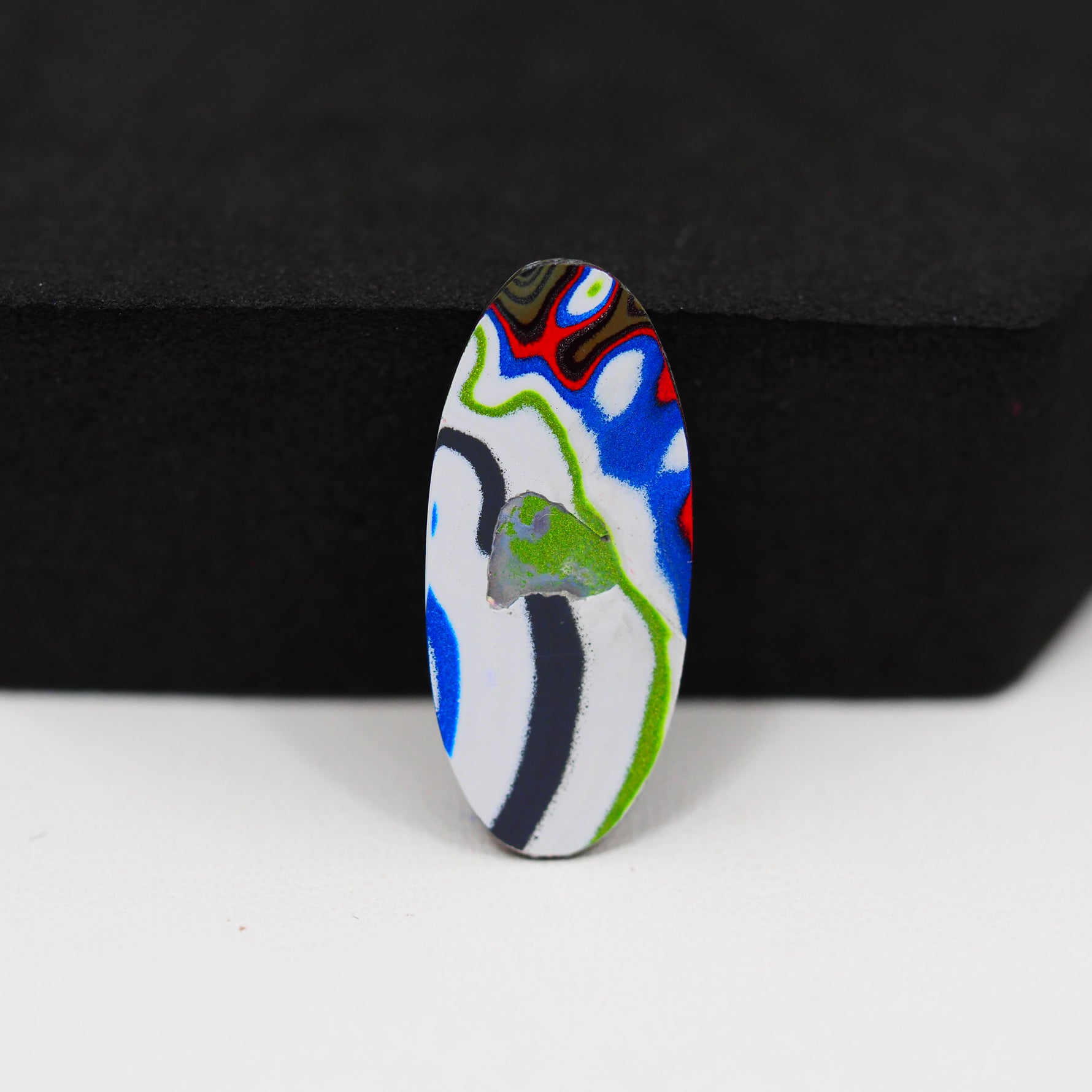 Fordite Agate Cabochon Oval 25x11mm 3ct - Detroit Agate layered paint - Pedra Gems