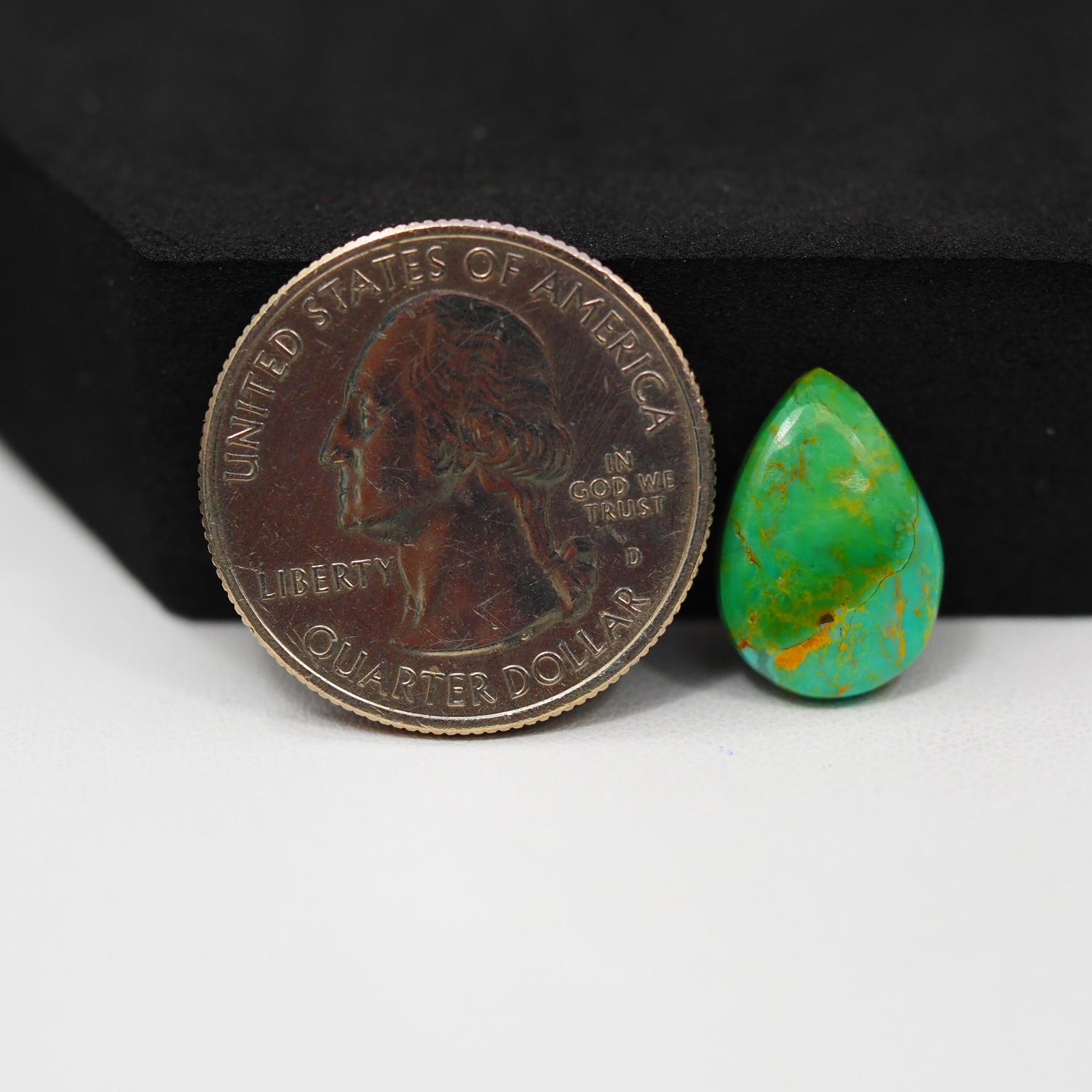 Natural Mohave Turquoise Pear Cabochon 15x11mm 4ct - Green - Pedra Gems