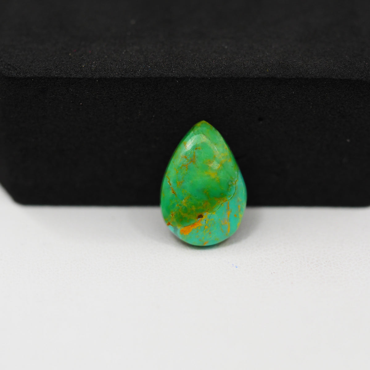 Natural Mohave Turquoise Pear Cabochon 15x11mm 4ct - Green - Pedra Gems