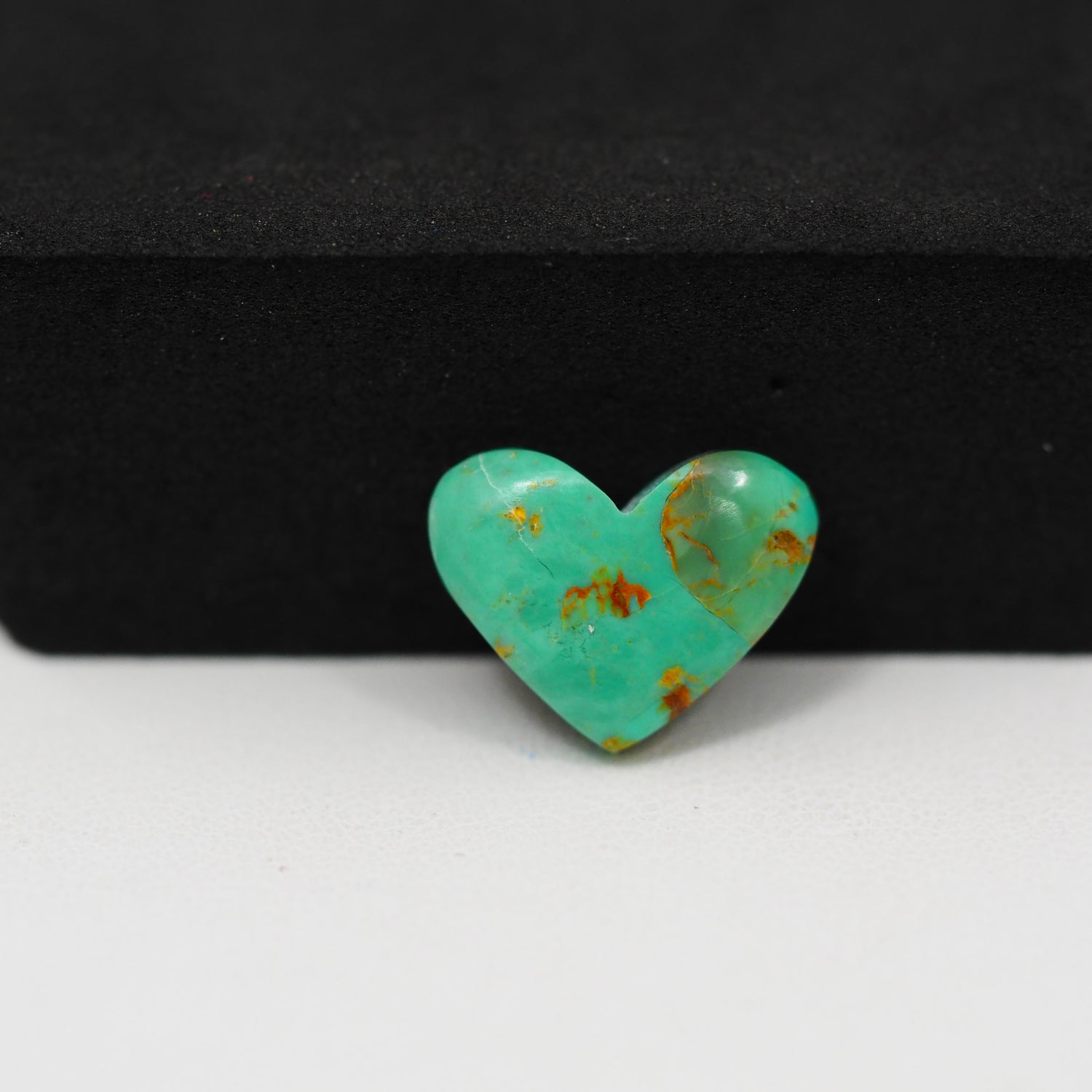Natural Mohave Turquoise Heart Cabochon 11x14mm 5ct - Green - Pedra Gems