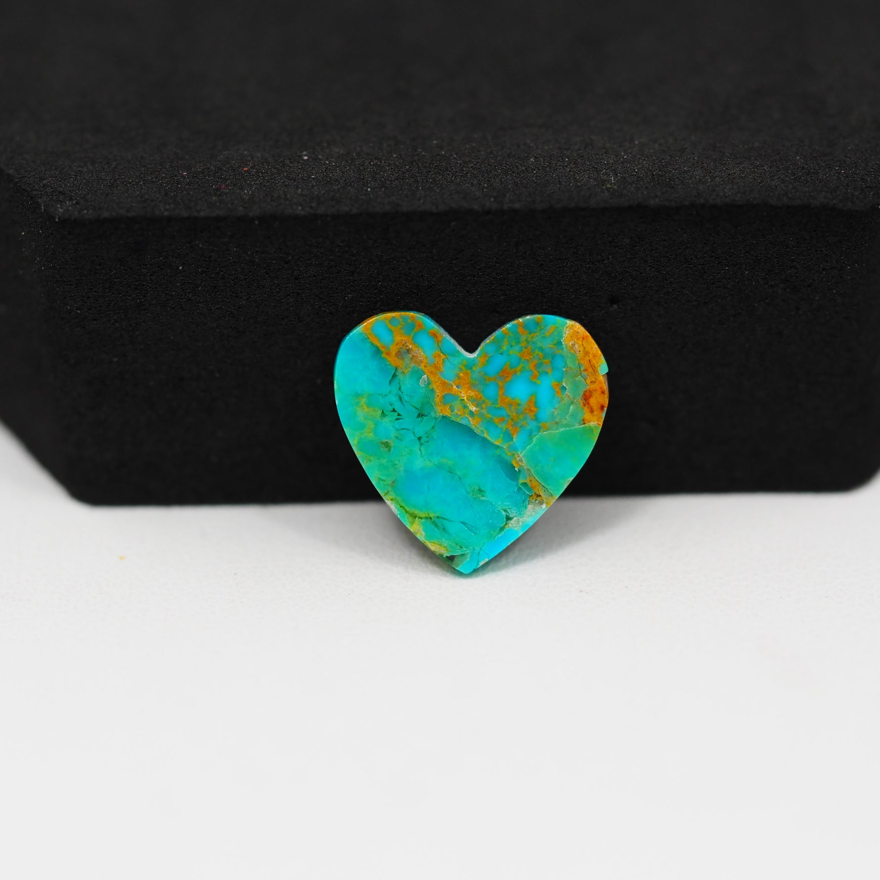 Natural Mohave Turquoise Heart Cabochon 15x15mm 4.5ct - Blue - Pedra Gems