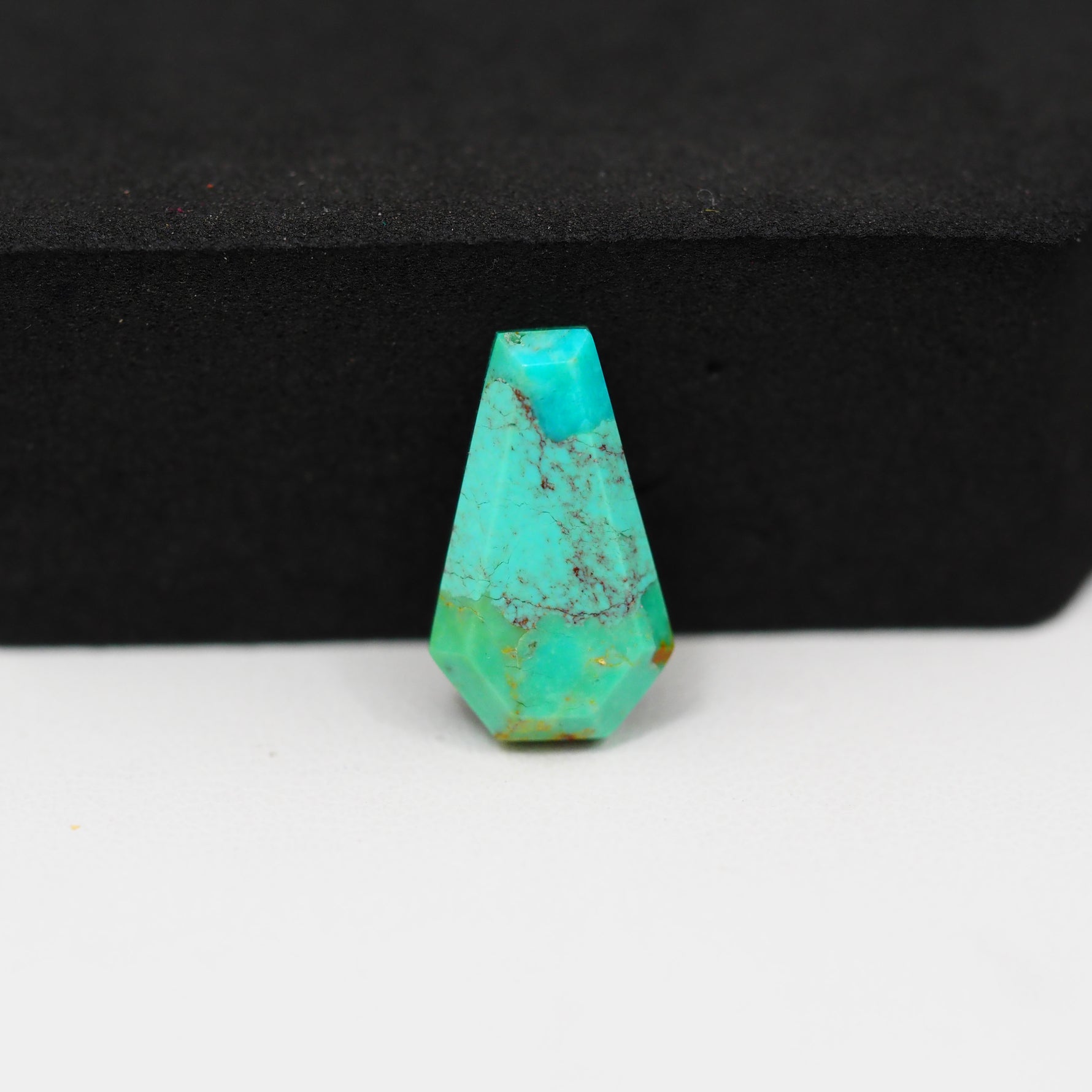 Natural Mohave Turquoise Freeform Cabochon 17x10mm 4ct - Green Blue - Pedra Gems