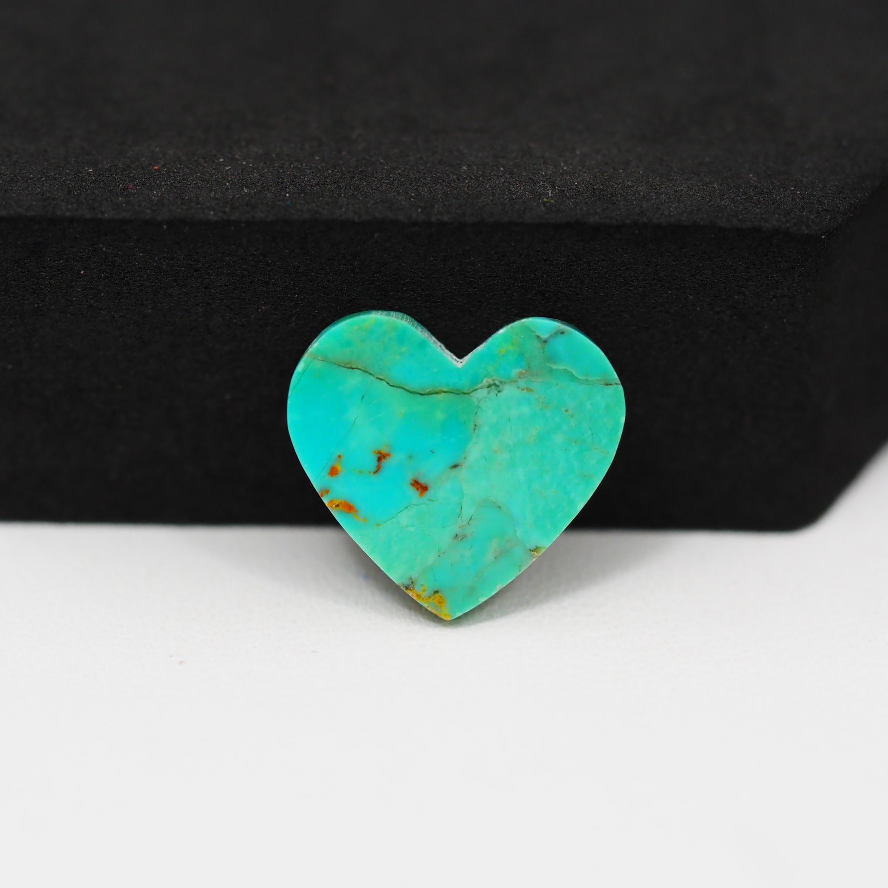 Natural Mohave Turquoise Heart Cabochon 17x18mm 7.5ct - Green - Pedra Gems