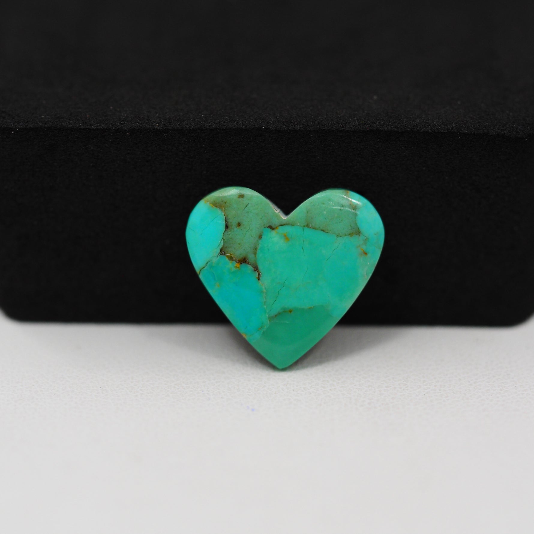 Natural Mohave Turquoise Heart Cabochon 16x17mm 5.5ct - Green - Pedra Gems