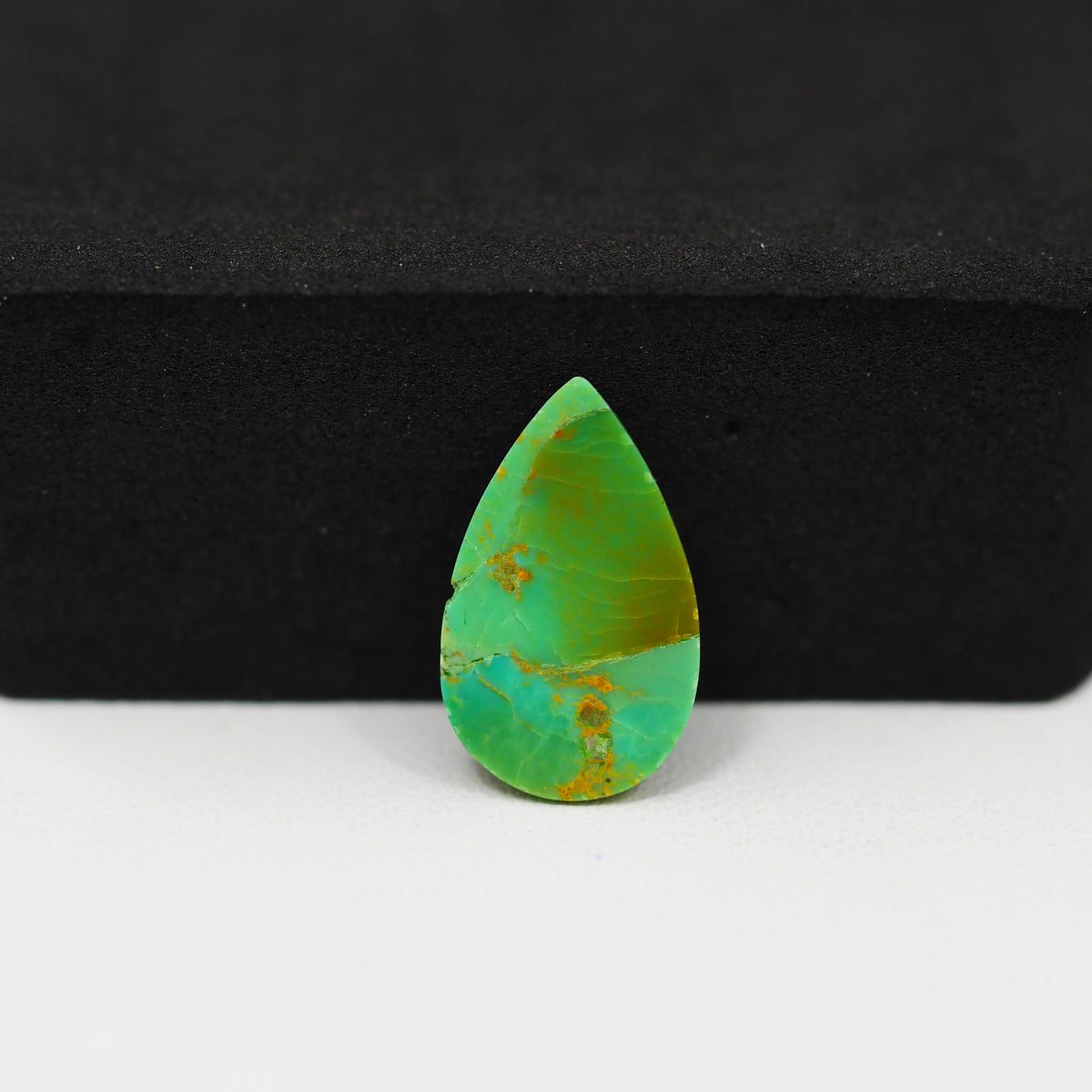 Natural Mohave Turquoise Pear Cabochon 16x10mm 4ct - Green - Pedra Gems