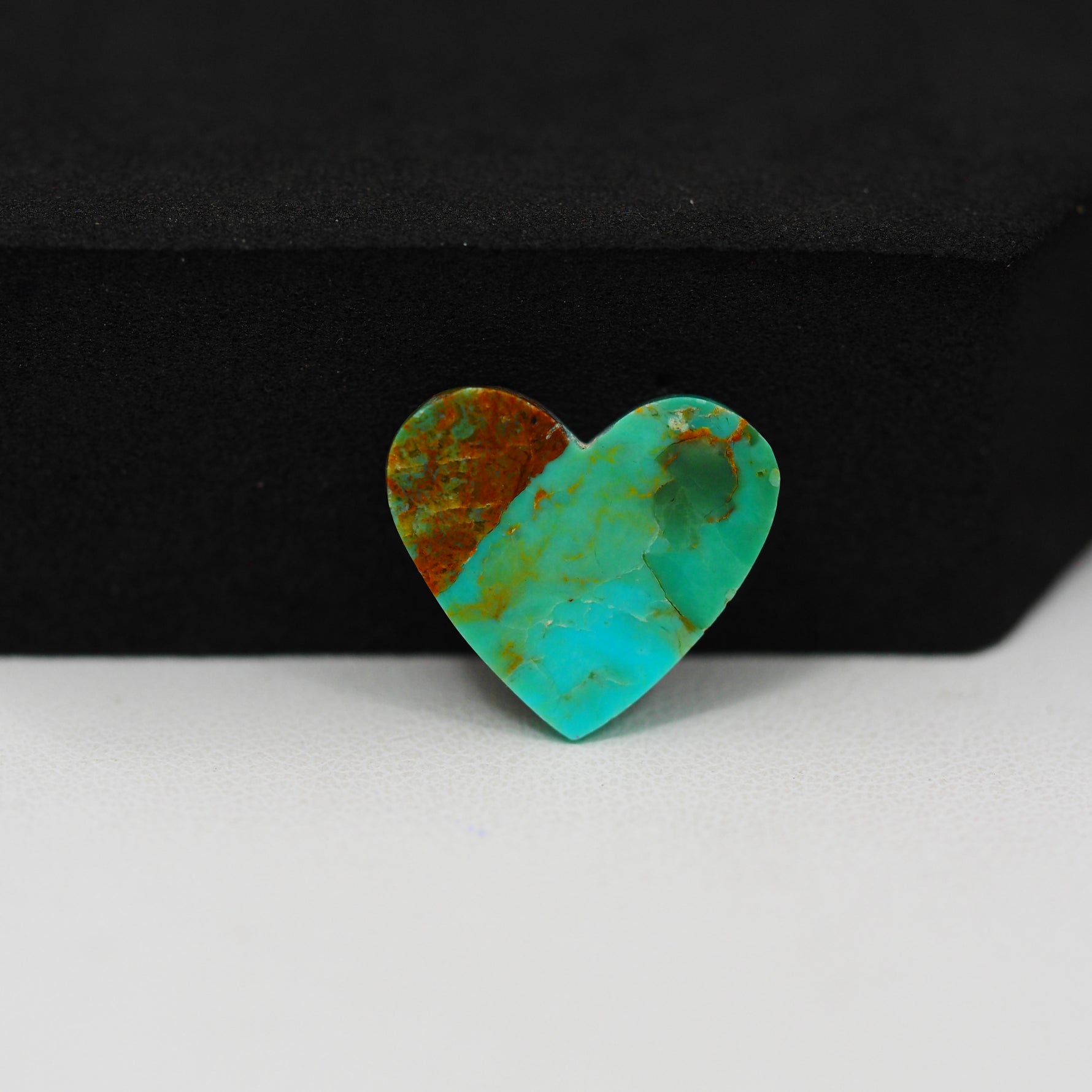Natural Mohave Turquoise Heart Cabochon 14x14mm 6ct - Blue - Pedra Gems