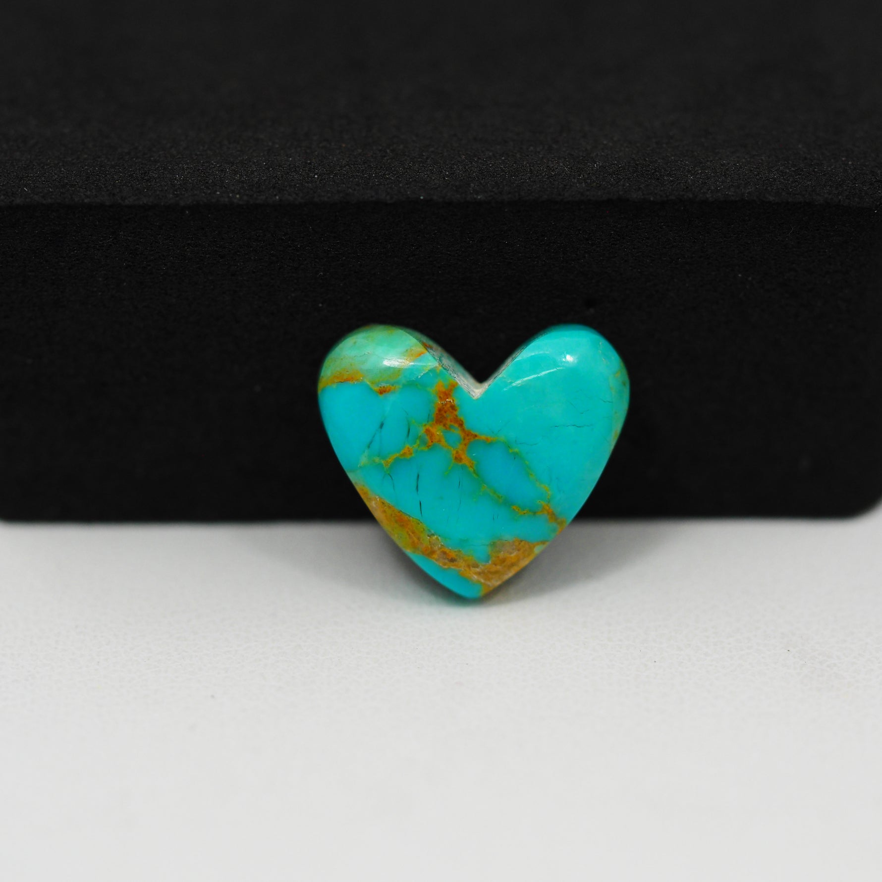 Natural Mohave Turquoise Heart Cabochon 13x15mm 6ct - Blue - Pedra Gems