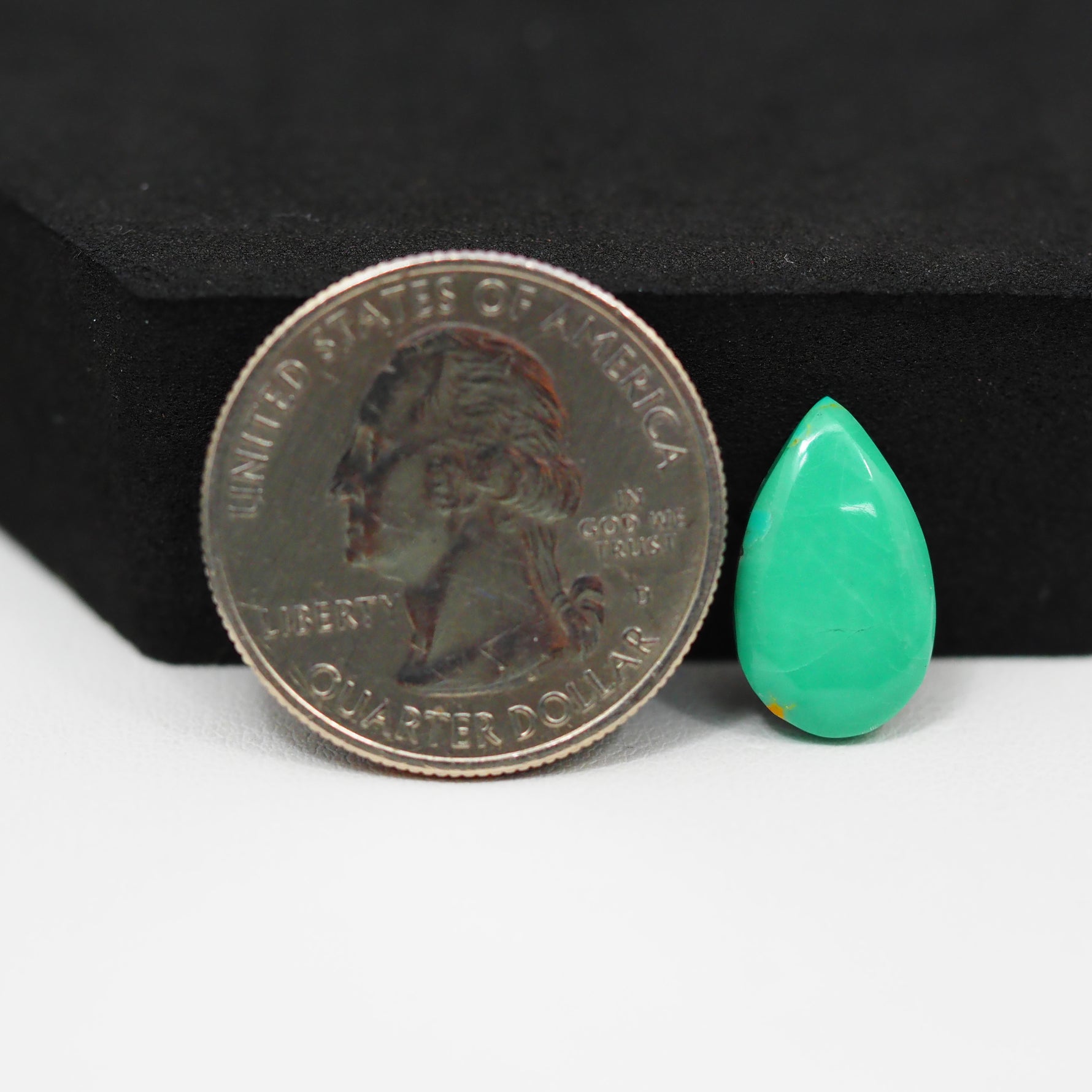 Natural Mohave Turquoise Pear Cabochon 16x9mm 3.5ct - Green - Pedra Gems