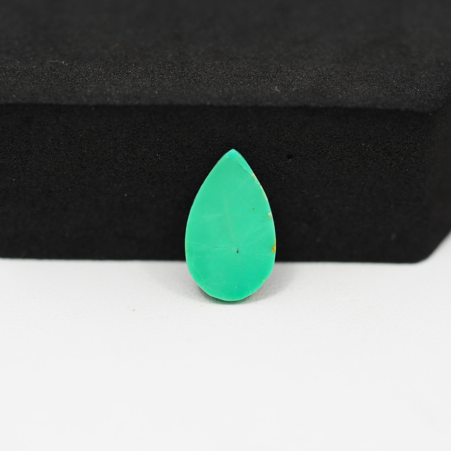 Natural Mohave Turquoise Pear Cabochon 16x9mm 3.5ct - Green - Pedra Gems