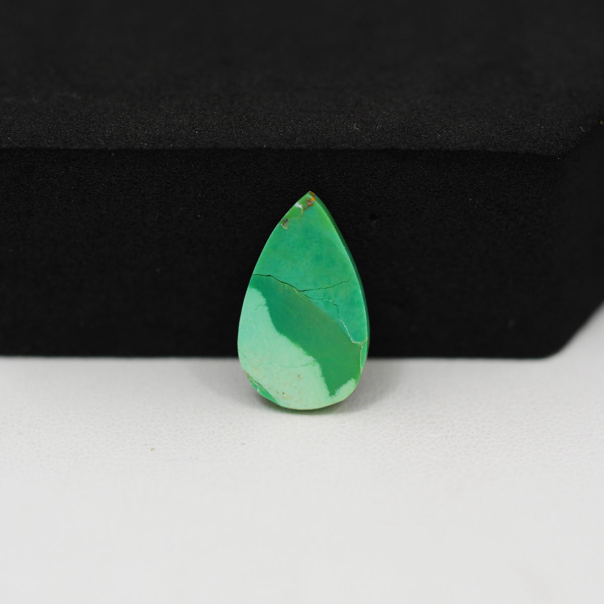 Natural Mohave Turquoise Pear Cabochon 17x10mm 4ct - Green - Pedra Gems