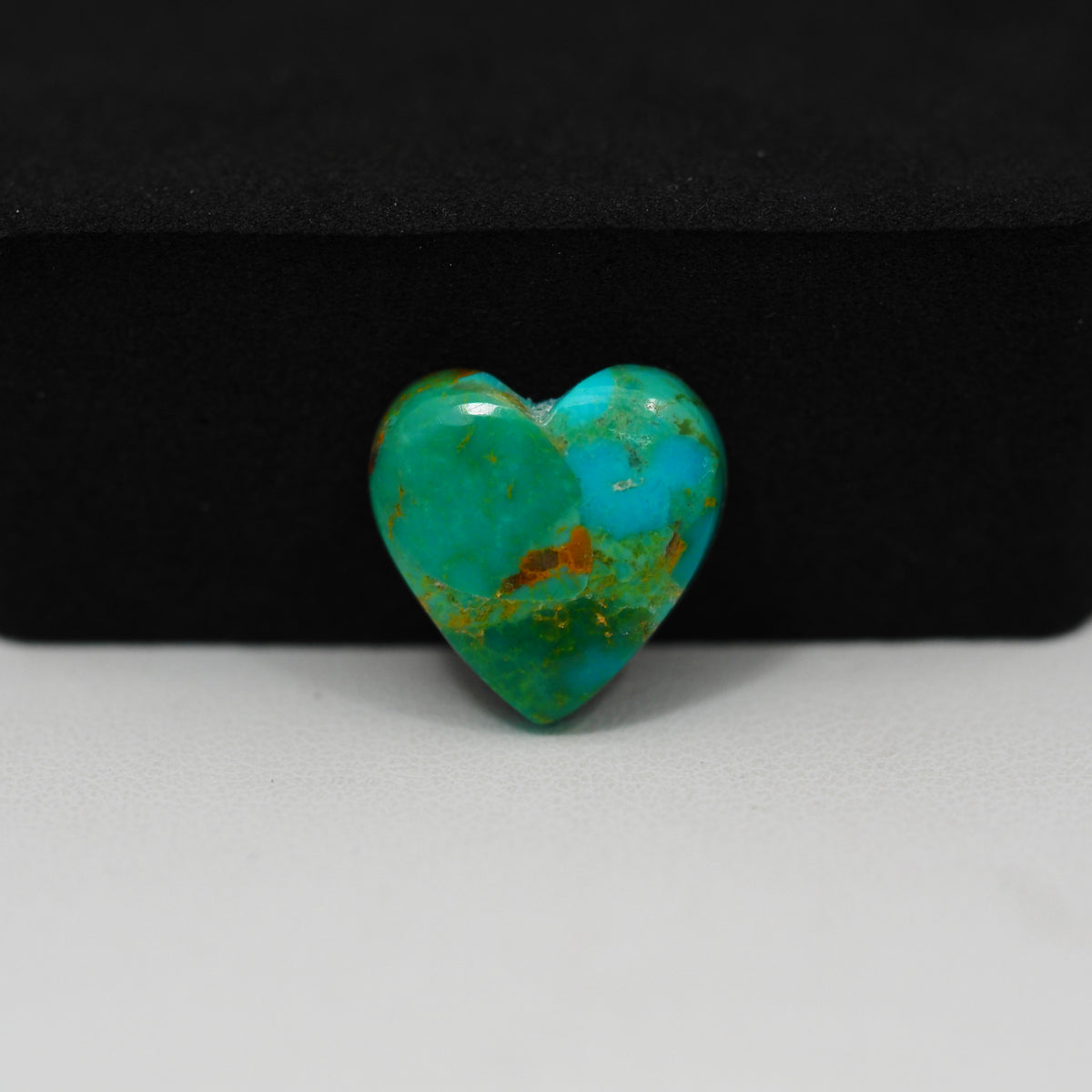Natural Mohave Turquoise Heart Cabochon 15x15mm 6.5ct - Pedra Gems
