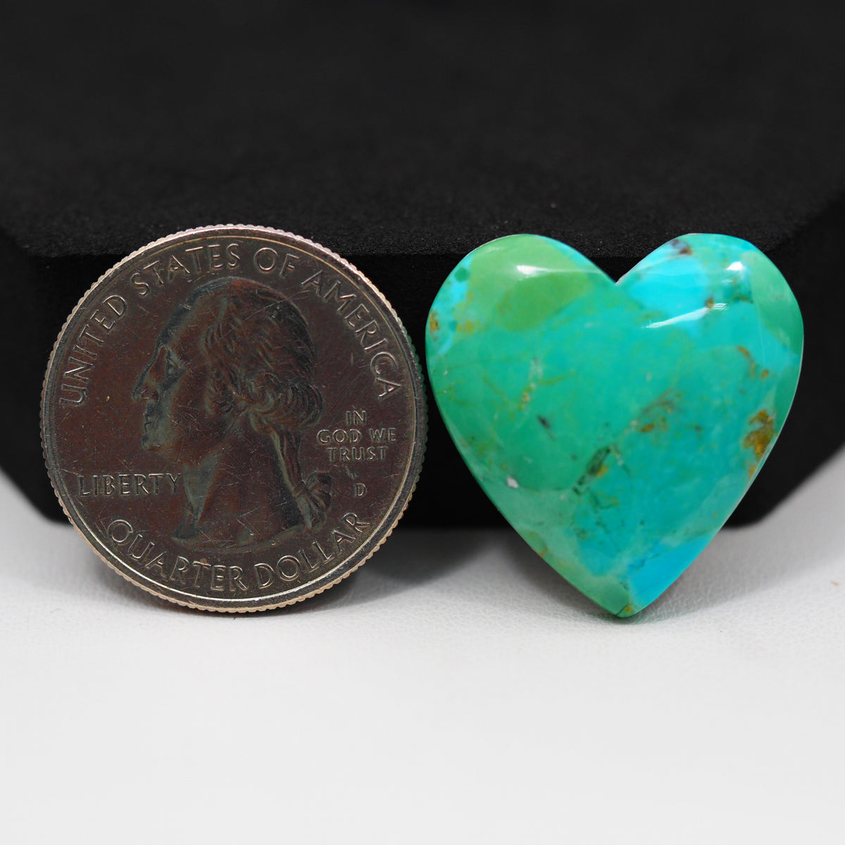 Natural Mohave Turquoise Heart Cabochon 23x22mm 17.5ct - Pedra Gems