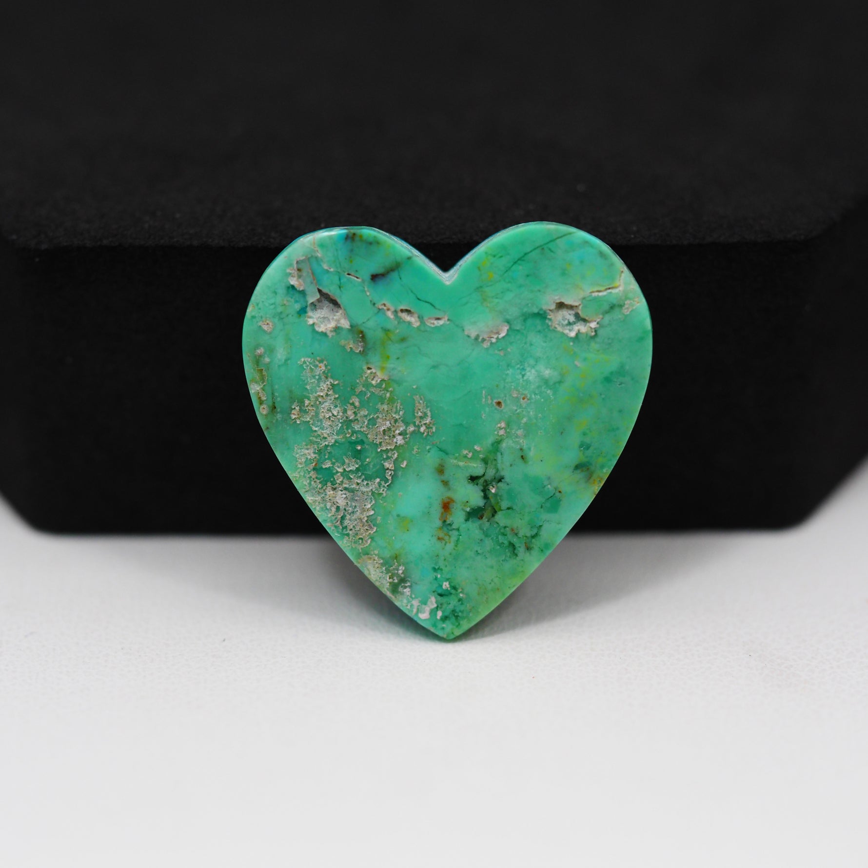 Natural Mohave Turquoise Heart Cabochon 23x22mm 17.5ct - Pedra Gems