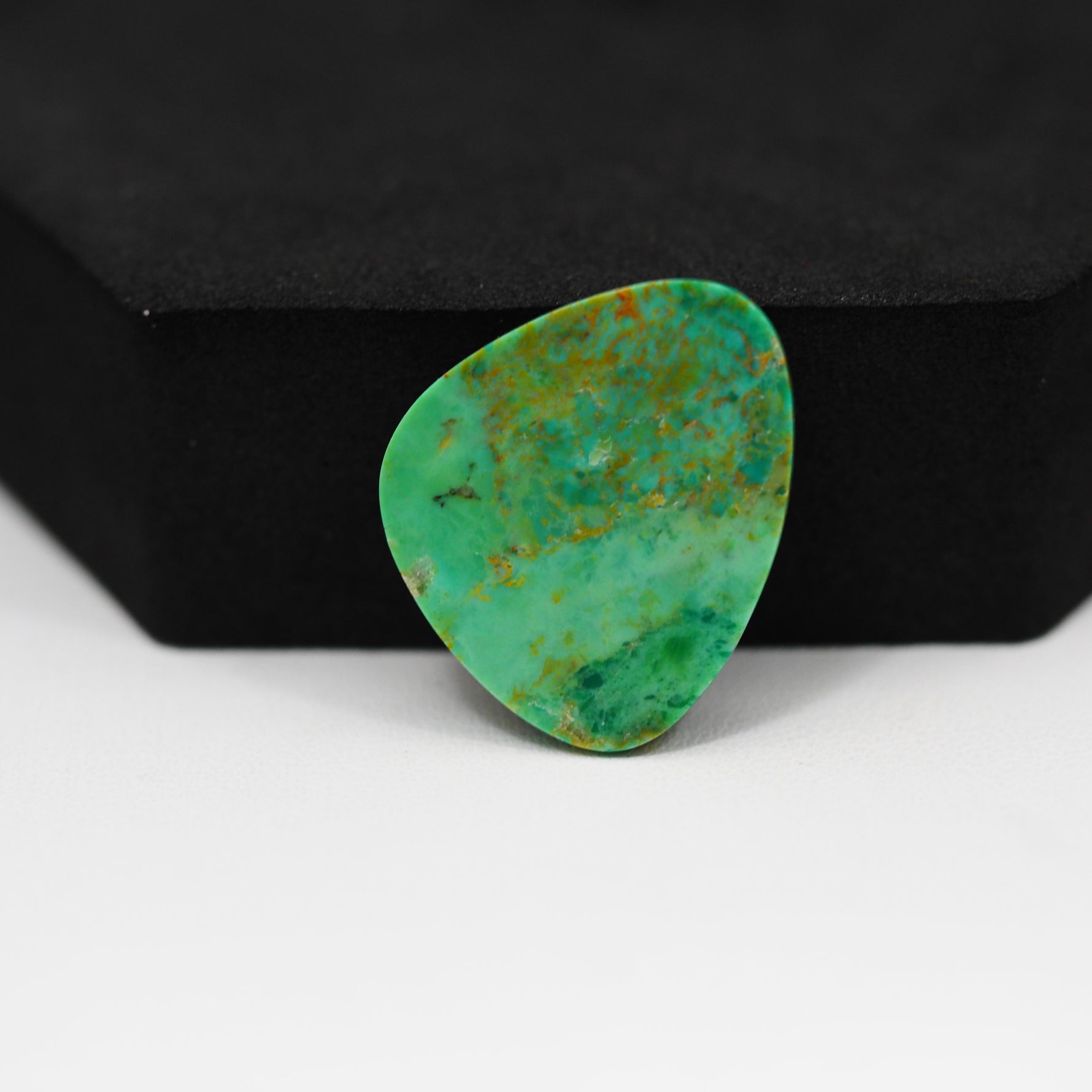 Natural Mohave Turquoise Freeform Cabochon 23x20mm 15ct - Green Rust Matrix - Pedra Gems