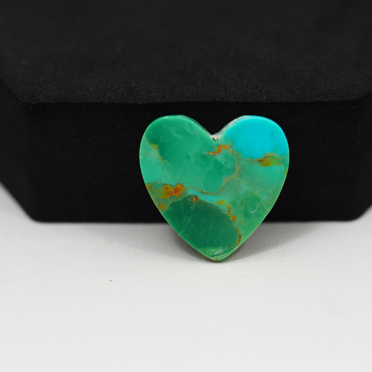 Natural Mohave Turquoise Heart Cabochon 20x20mm 14ct - Green Rust Matrix - Pedra Gems