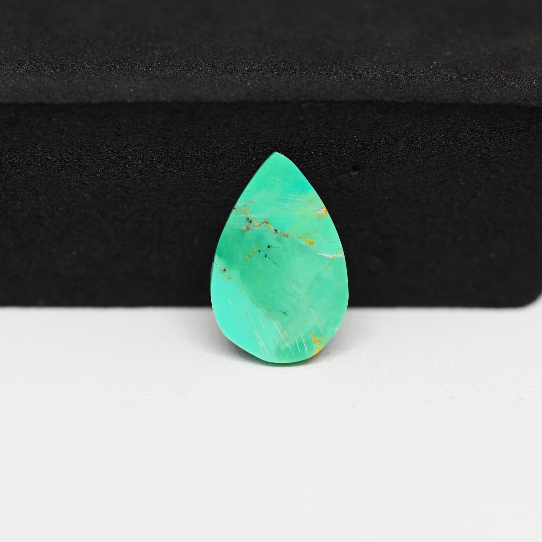 Natural Mohave Turquoise Pear Cabochon 16x11mm 3.5ct - Turquoise - Pedra Gems
