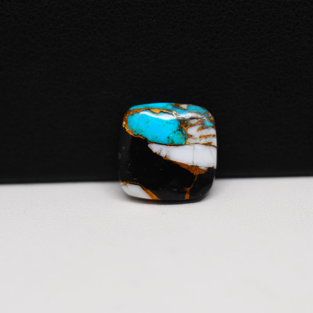 Turquoise & White Buffalo Cabochon 14x15mm 9ct Cushion – Kingman, Arizona