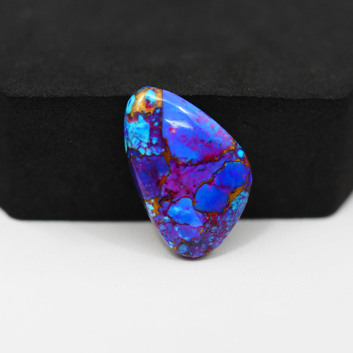 Stabilized Purple Mohave (Mojave) Turquoise Freeform Cabochon 24x15x5mm 15.5ct - purple with blue Kingman turquoise nuggets and bronze veining - Pedra Gems.