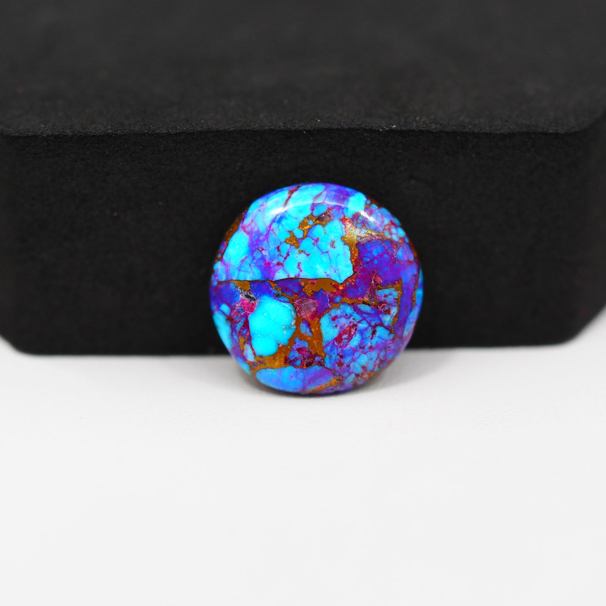 Stabilized Purple Mohave (Mojave) Turquoise Round Cabochon 17x17x3mm 8.5ct - purple with blue Kingman turquoise nuggets and bronze veining - Pedra Gems.