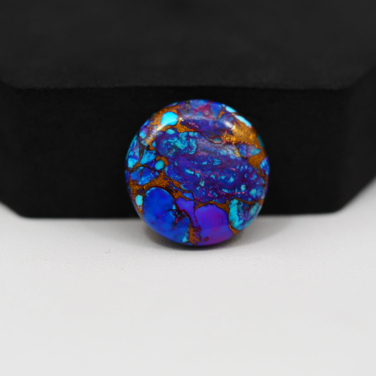 Stabilized Purple Mohave (Mojave) Turquoise Round Cabochon 20x20x5mm 19ct - purple with blue Kingman turquoise nuggets and bronze veining - Pedra Gems.
