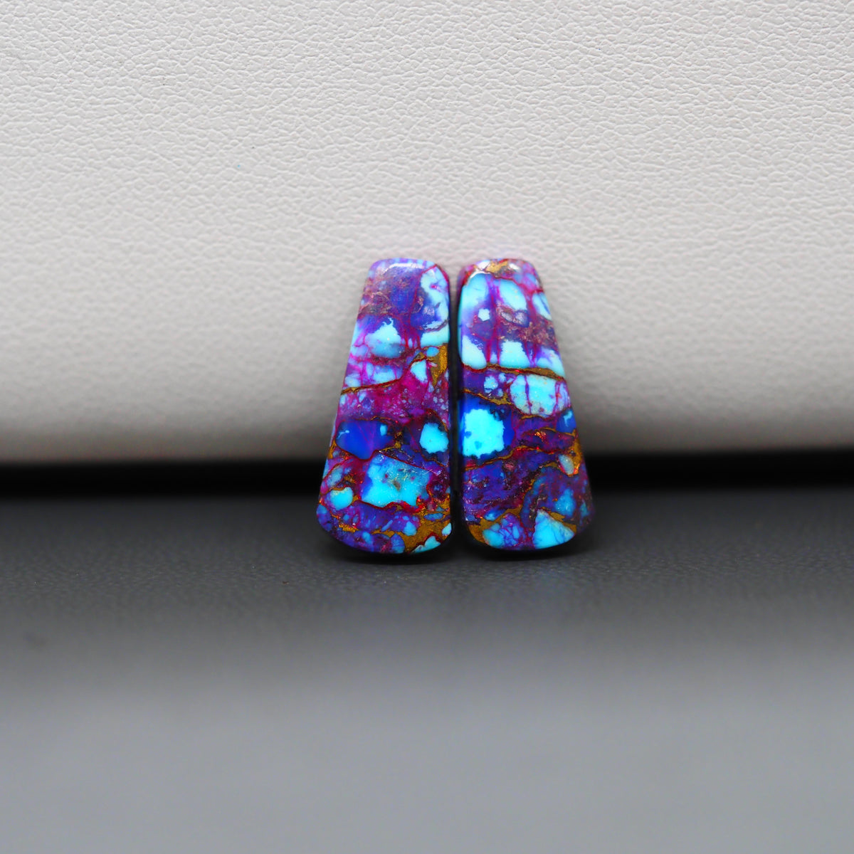 Stabilized Purple Mohave (Mojave) Turquoise trapezoid cabochon pair 18x8x3mm 9ct - purple with blue Kingman turquoise nuggets - photo 4 - Pedra Gems.