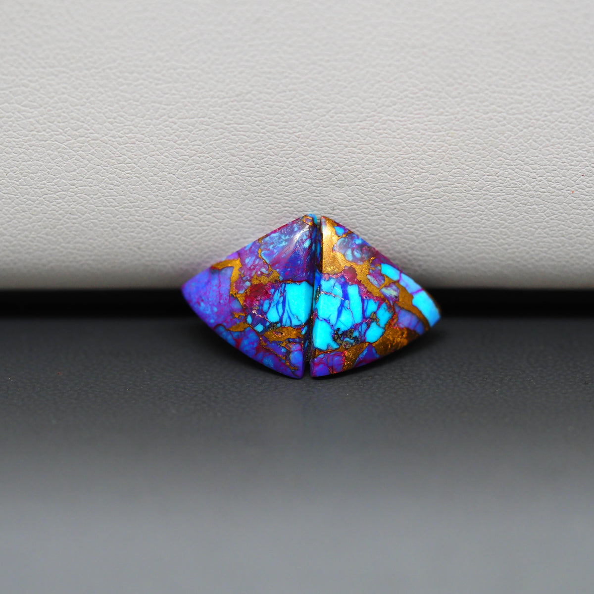 Stabilized Purple Mohave (Mojave) Turquoise trapezoid cabochon pair 14x12x3mm 7.5ct - purple with blue Kingman turquoise nuggets - photo 4 - Pedra Gems.