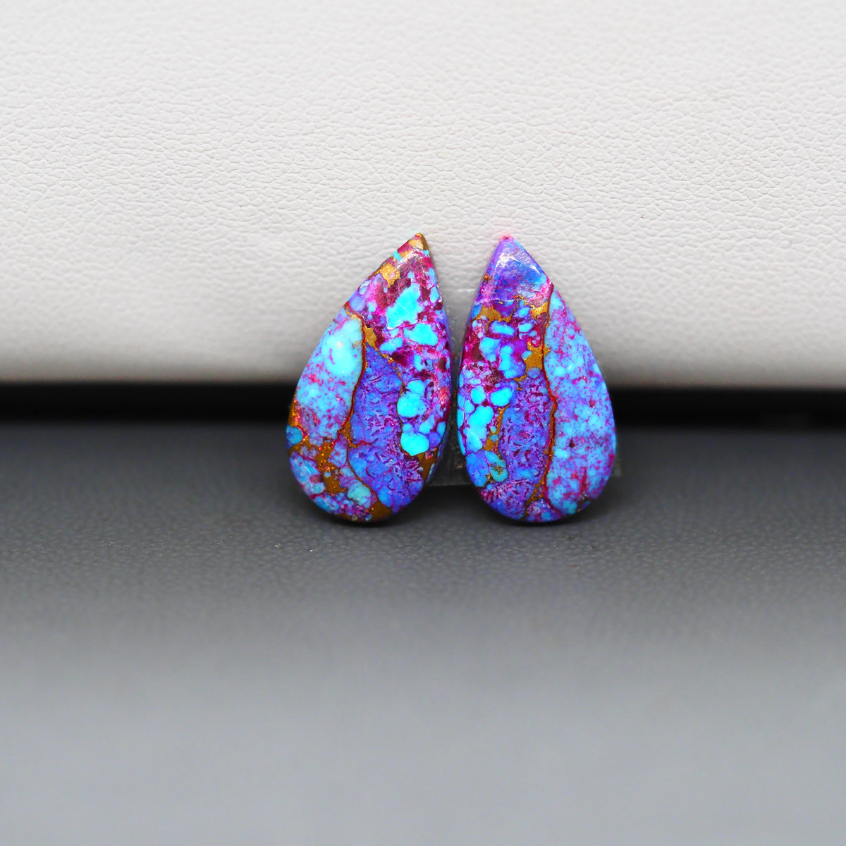 Stabilized Purple Mohave (Mojave) Turquoise pear cabochon pair 18x10x3mm 8ct - purple with blue Kingman turquoise nuggets - photo 2 - Pedra Gems.